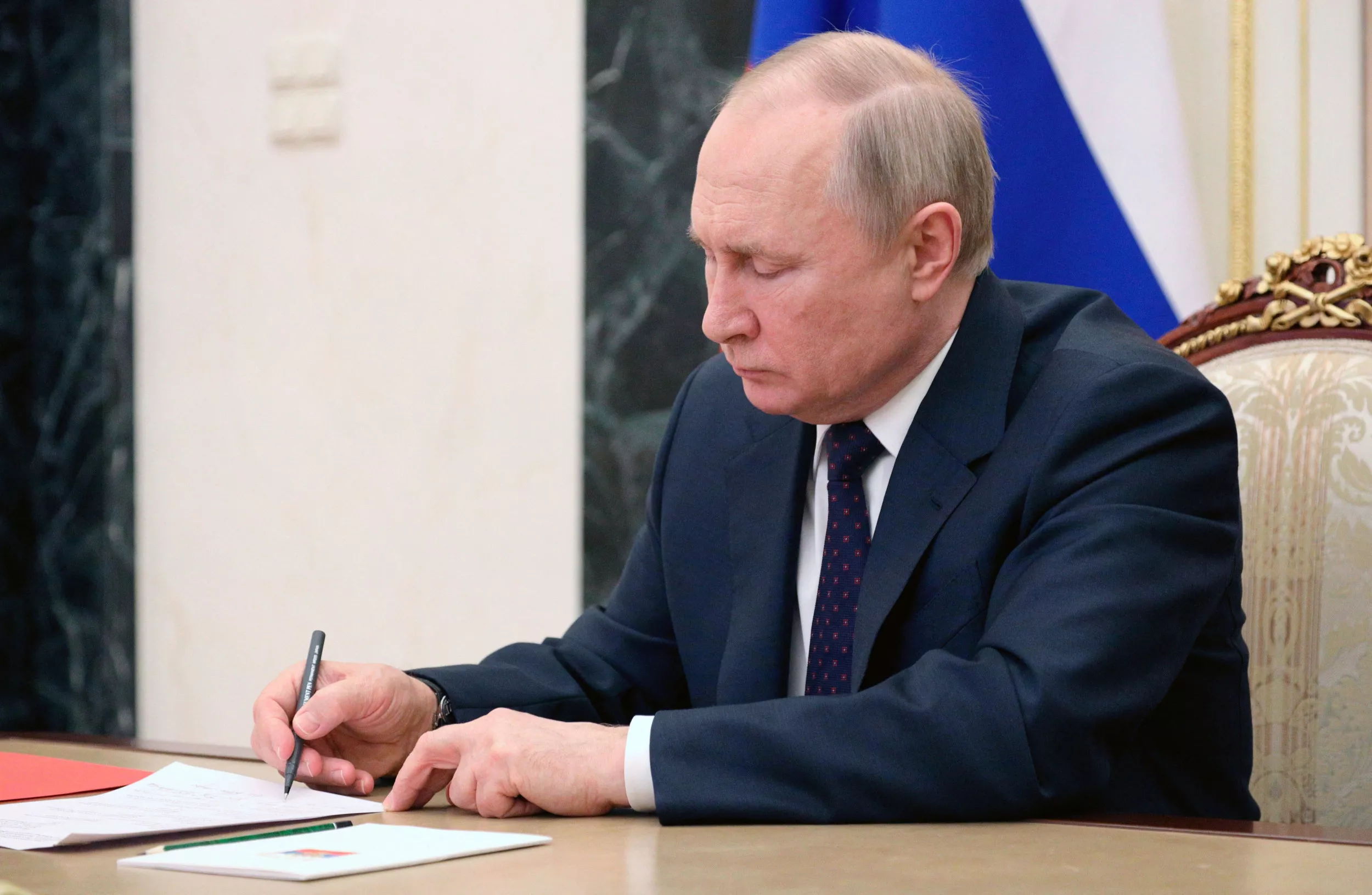 To Defeat Putin's Totalitarianism, Work With Russians - Vimarsana News