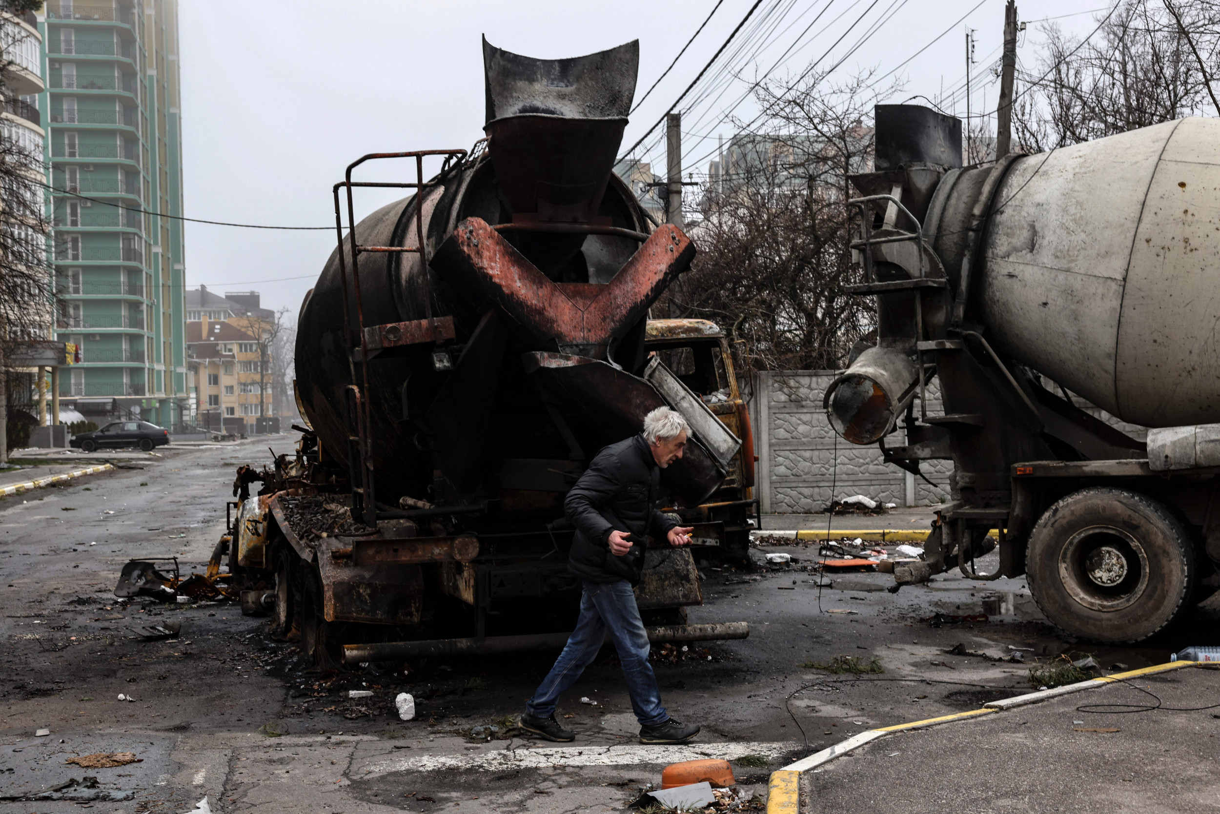 Ukrainian Forces Advance as Russian Troops Withdraw From Kyiv