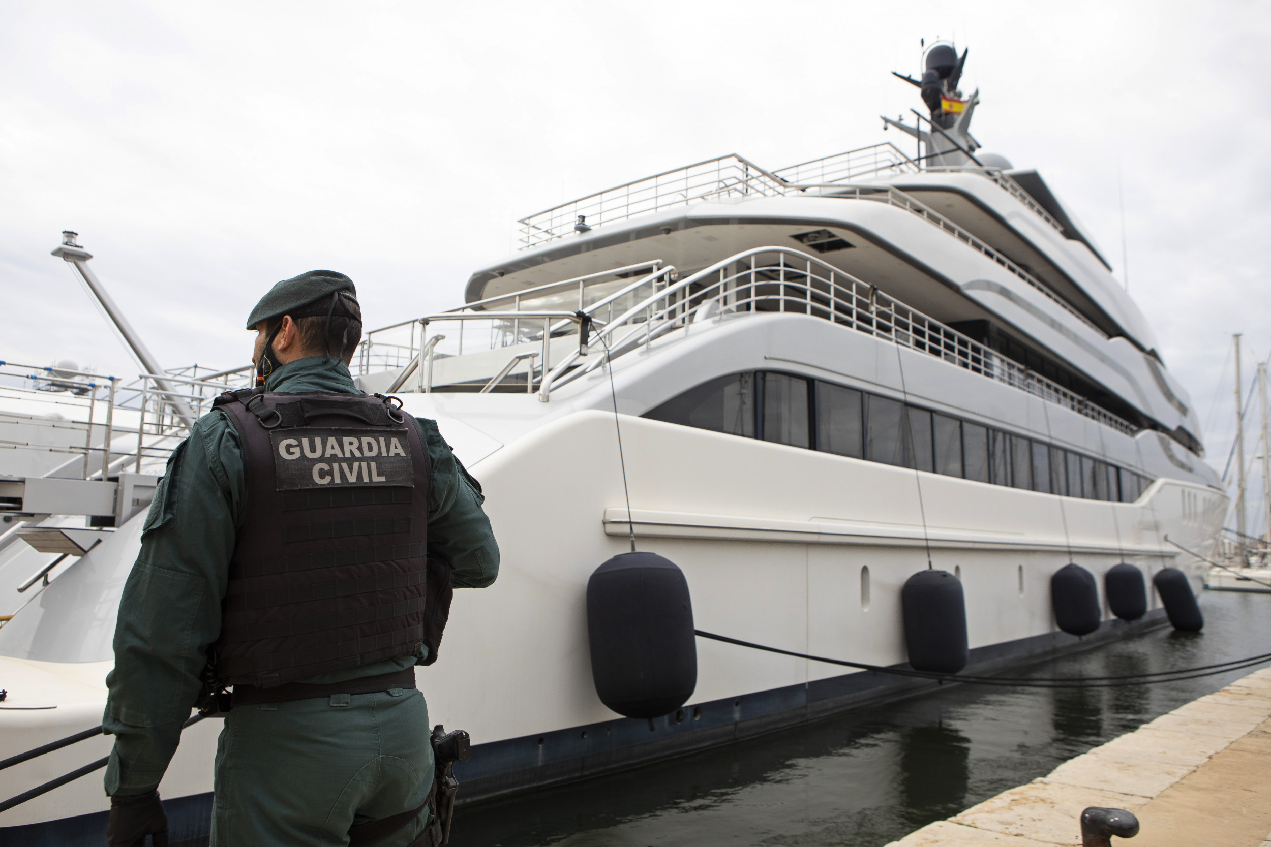 oligarch yacht seized barcelona