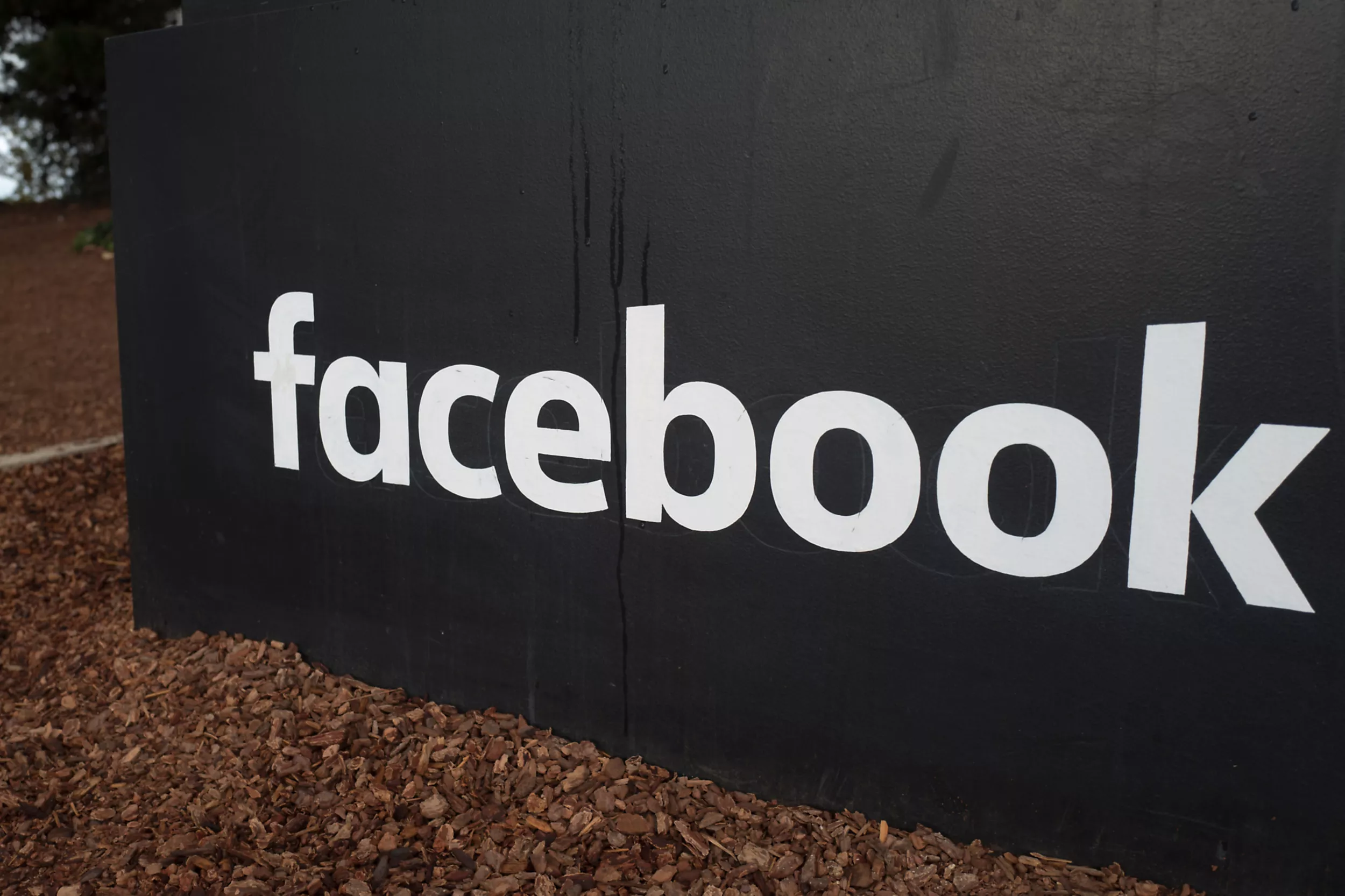 Russia Sends Bailiffs After Facebook To Retrieve $24 Million - Vimarsana News