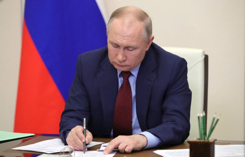 Indictment against Putin would restrict travel: experts