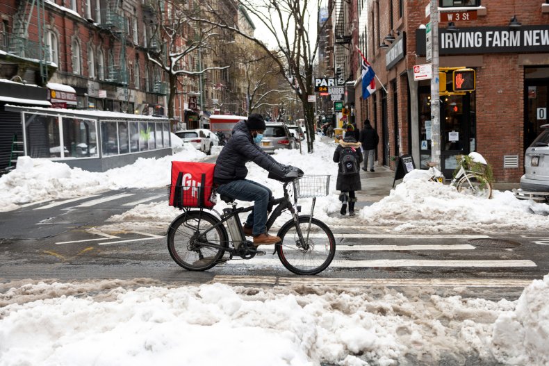 Viral Video Exposing Hacks for ‘Free Food’ Delivery Sparks Controversy