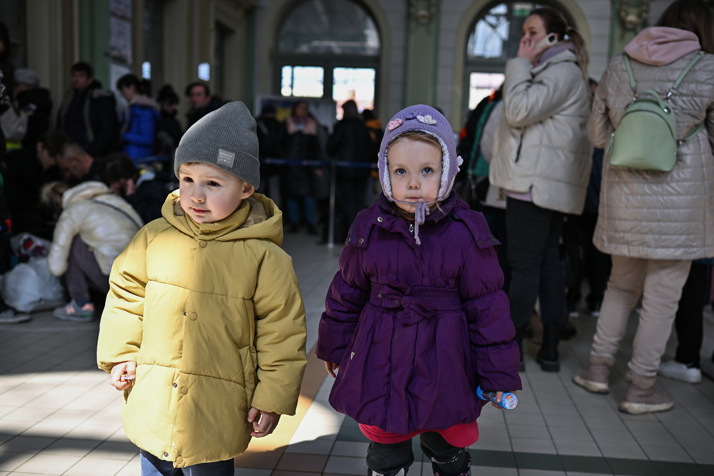 Heartbreaking Photo Shows Family Contacts Written on Ukrainian Child's Back