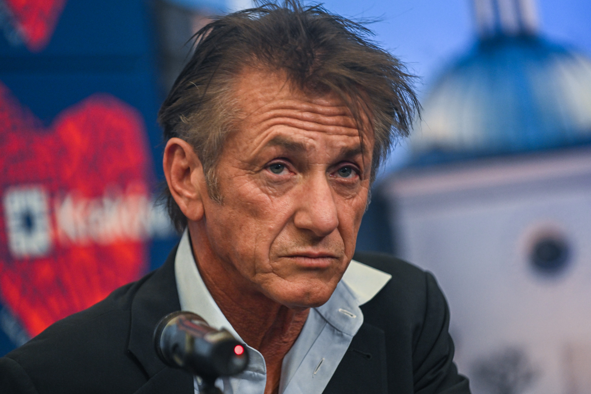 Sean Penn Put Aside 'Petty Differences' to Discuss Ukraine With Hannity