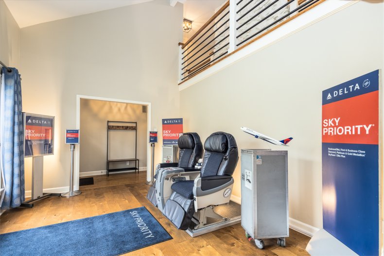 Inside A Memphis Home Is The First Class Delta Airline Experience Inside 2328 Hickory Forest Drive.
