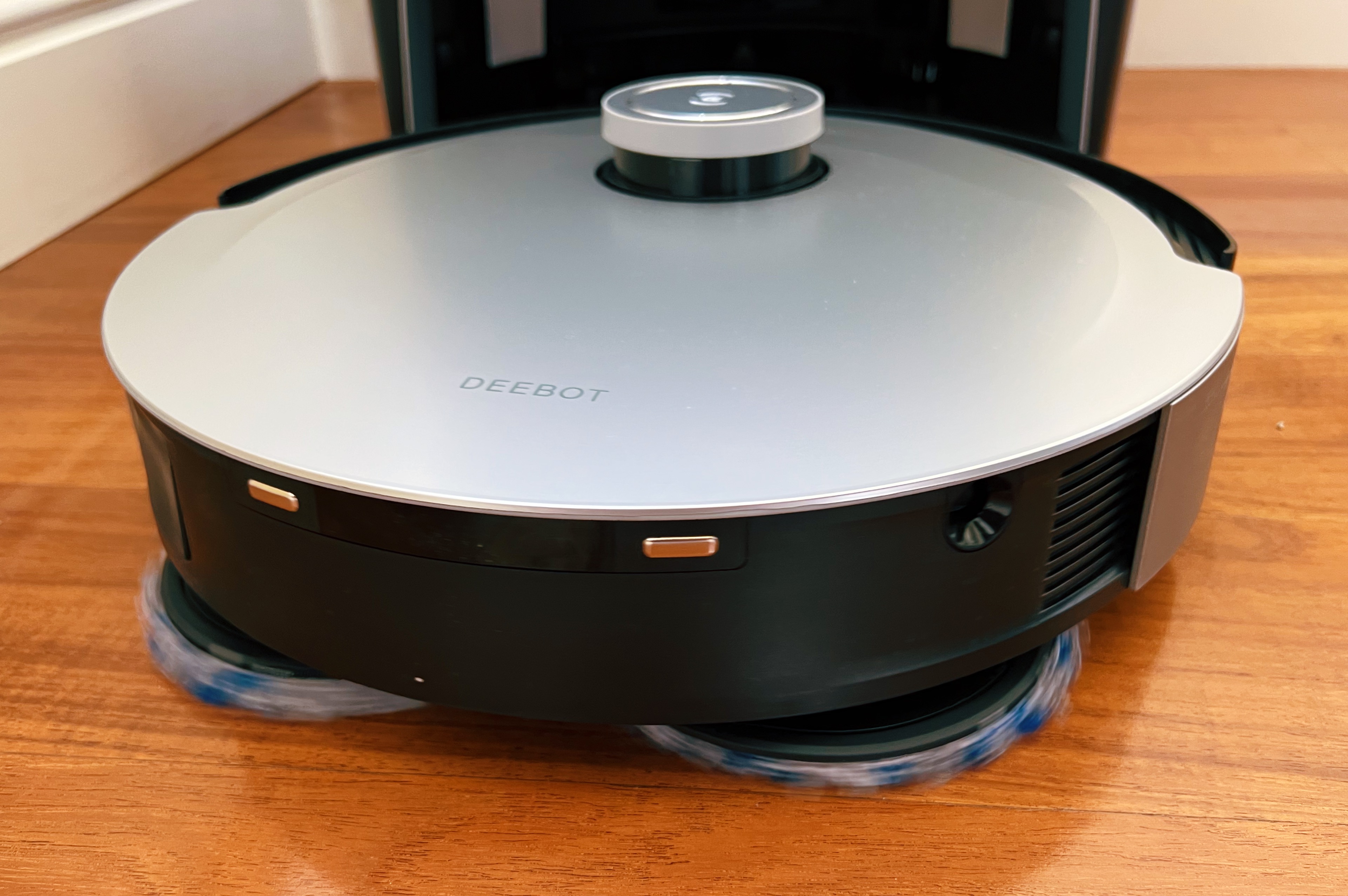 DEEBOT Ｘ1 OMNI ECOVACS DEEBOT X1 OMNI Review - 10 Objective Tests