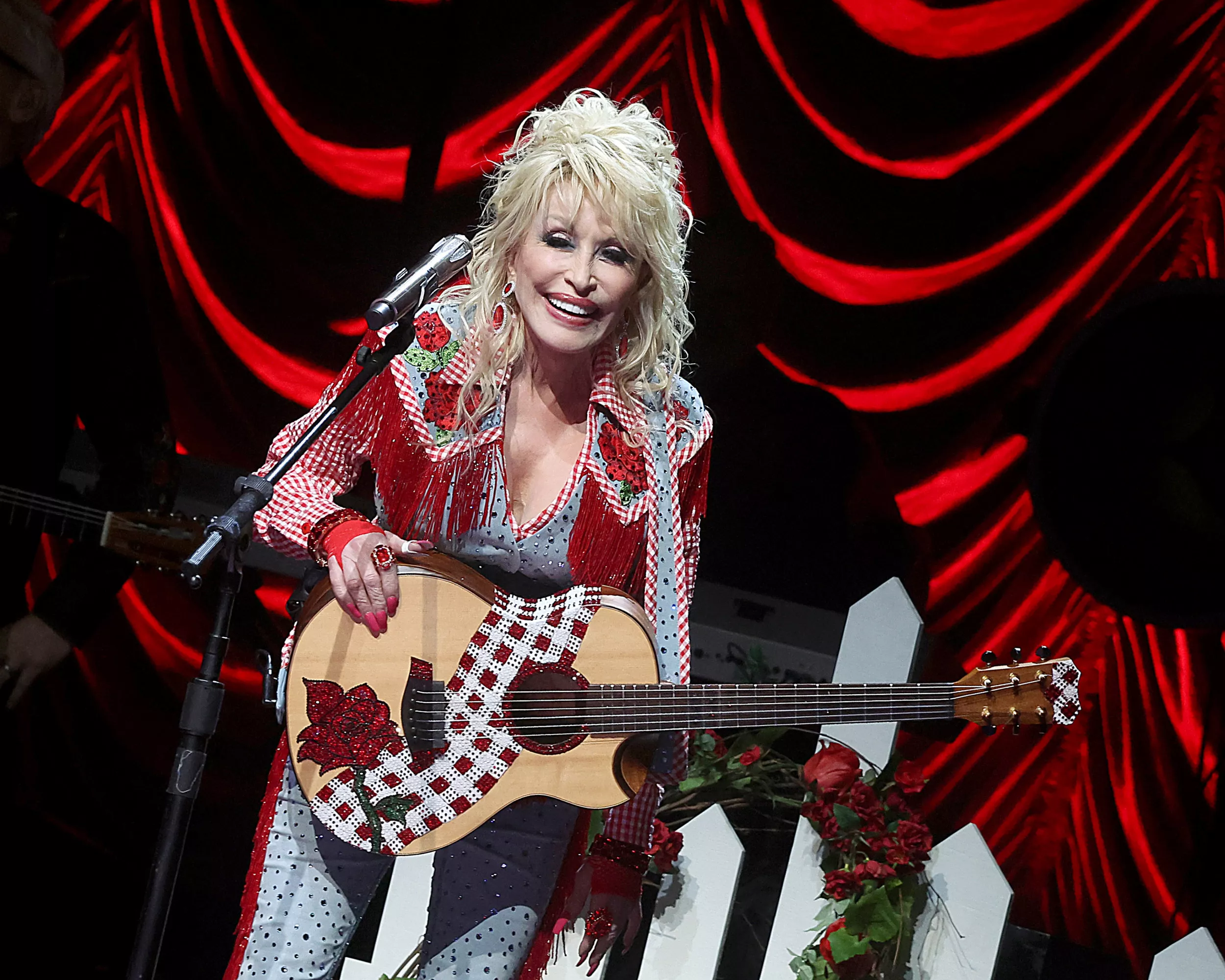 Right-Wing Writer Says Cancel Disney for Dollywood—Park Owned by LGBTQ Icon - Vimarsana News