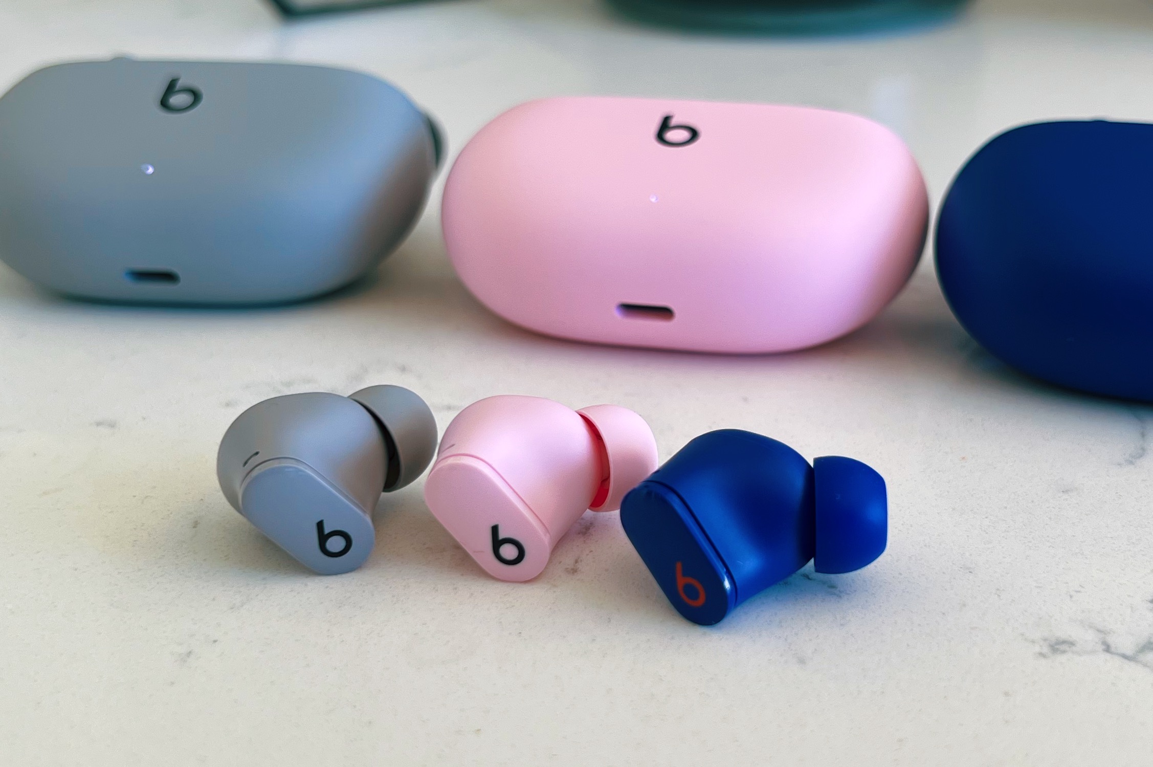 First Look: Beats Studio Buds Colors Moon Gray, Ocean Blue and Sunset Pink