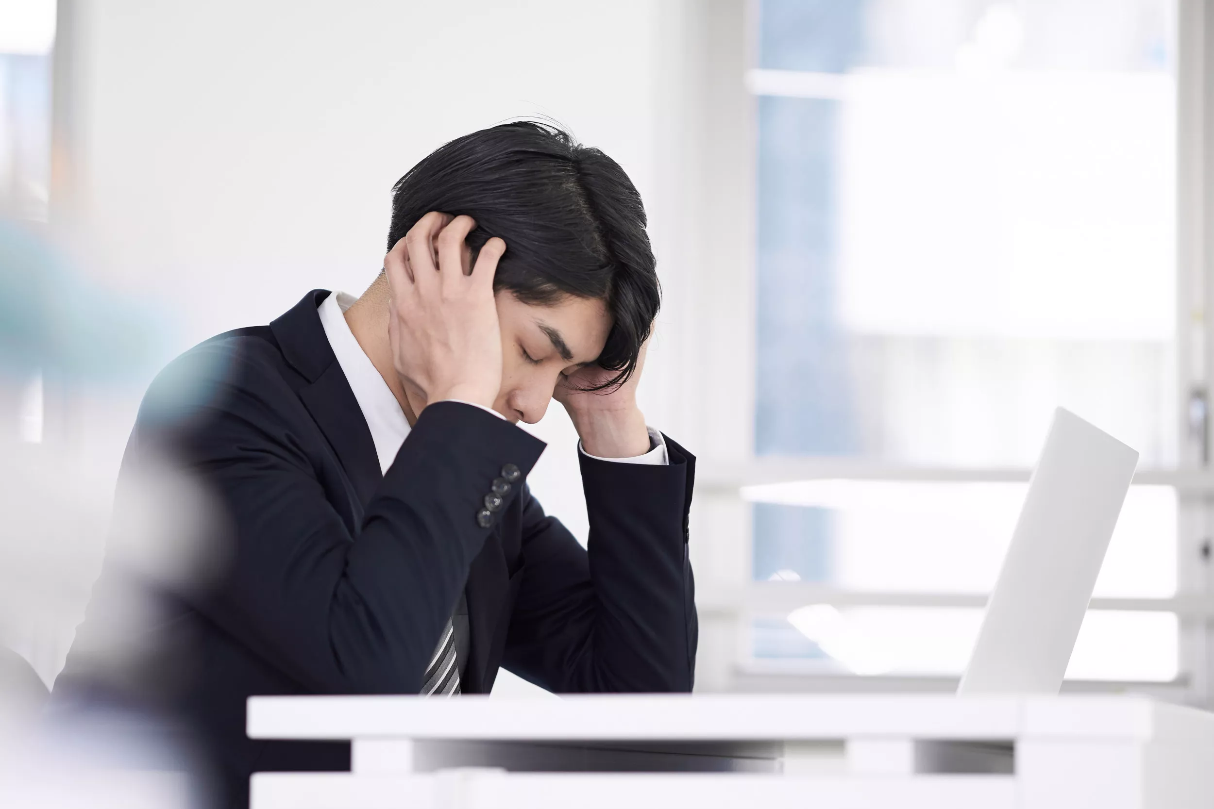 Internet Slams Boss Who Wants To Know if Employee Can't Come In on Day Off - Vimarsana News