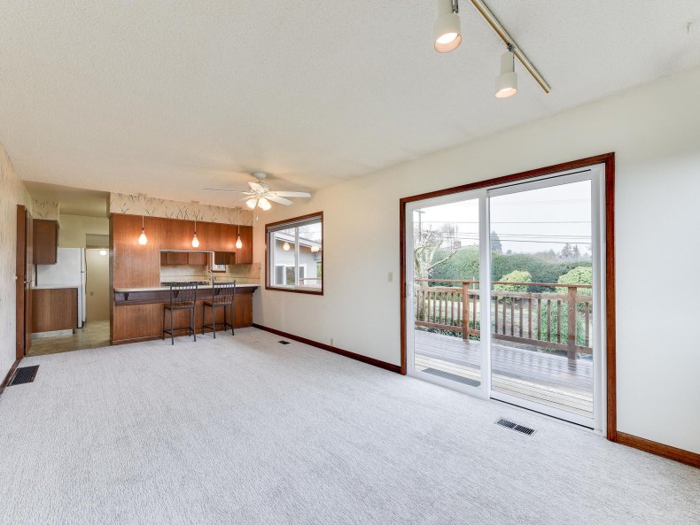 Dining room at 3333 NE 135th Ave