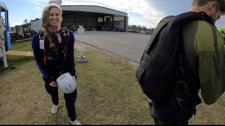Jordan Hatmaker skydiving