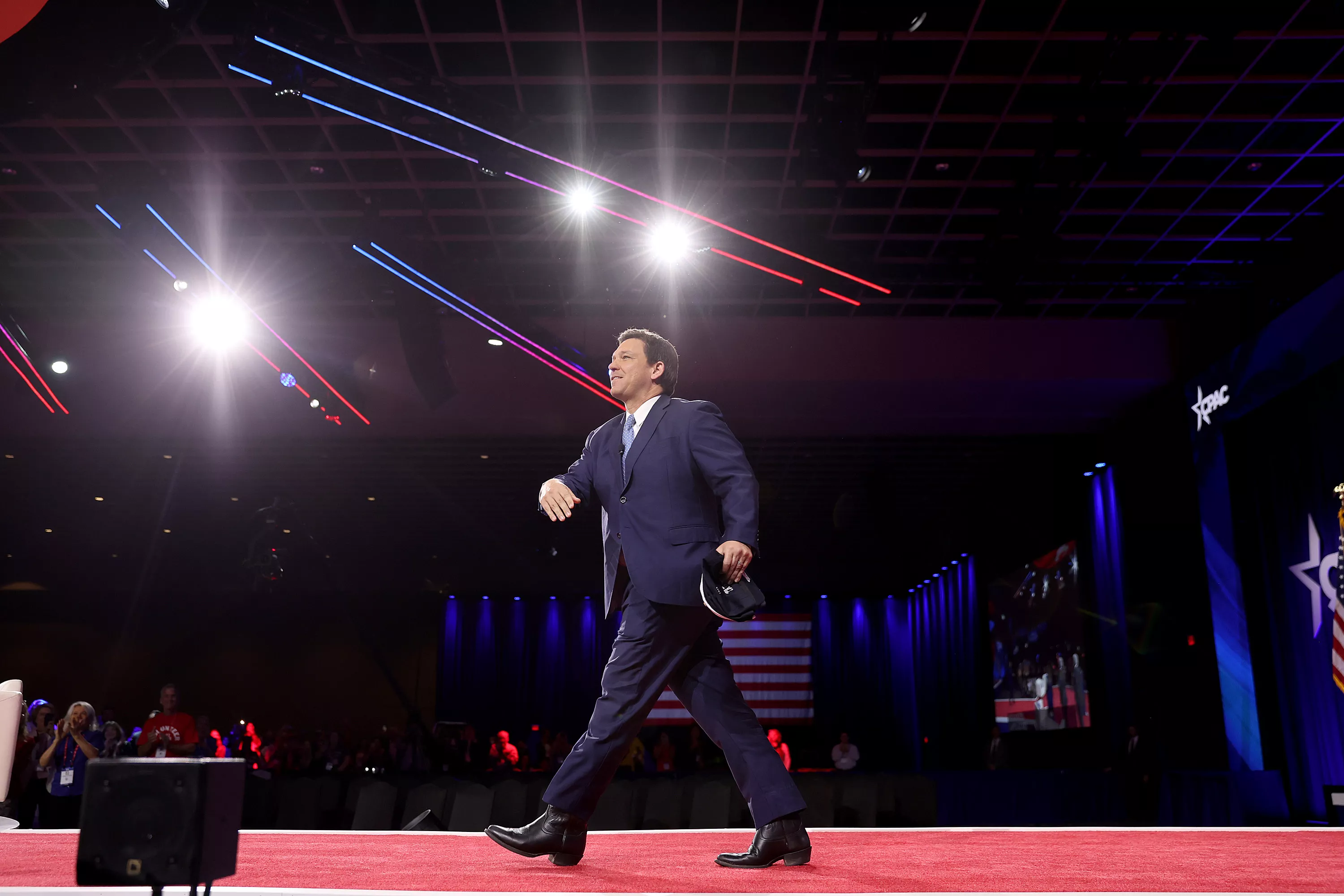Ron DeSantis, Trump's No.1 GOP Rival, Flexes His Fundraising Muscles - Vimarsana News