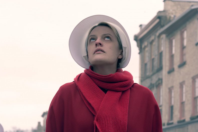 Elisabeth Moss the handmaid's tale