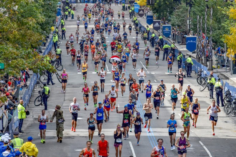 Runners make their way to the finish 