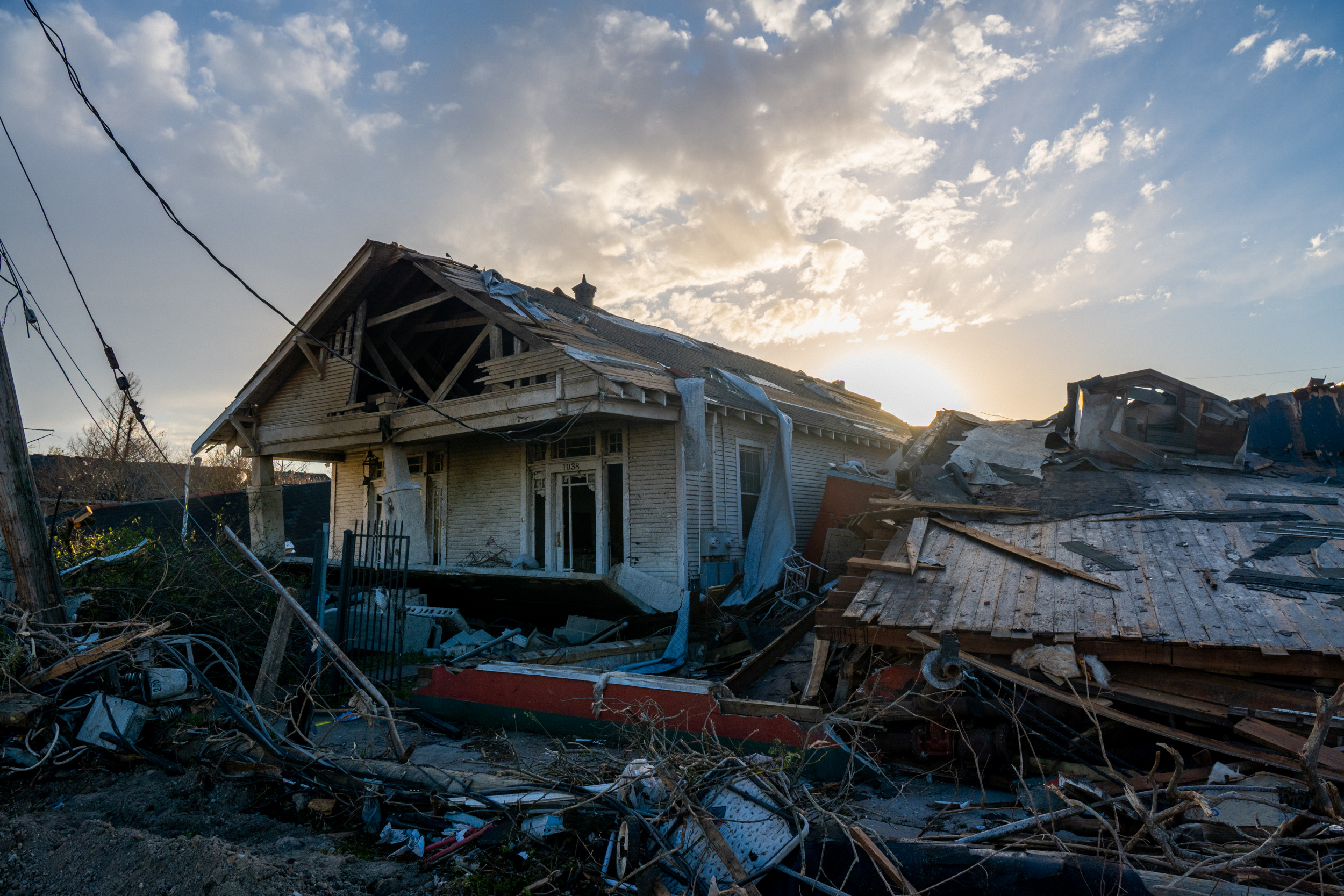 U.S. Tornadoes Live Updates: Twisters Expected From Iowa to Texas