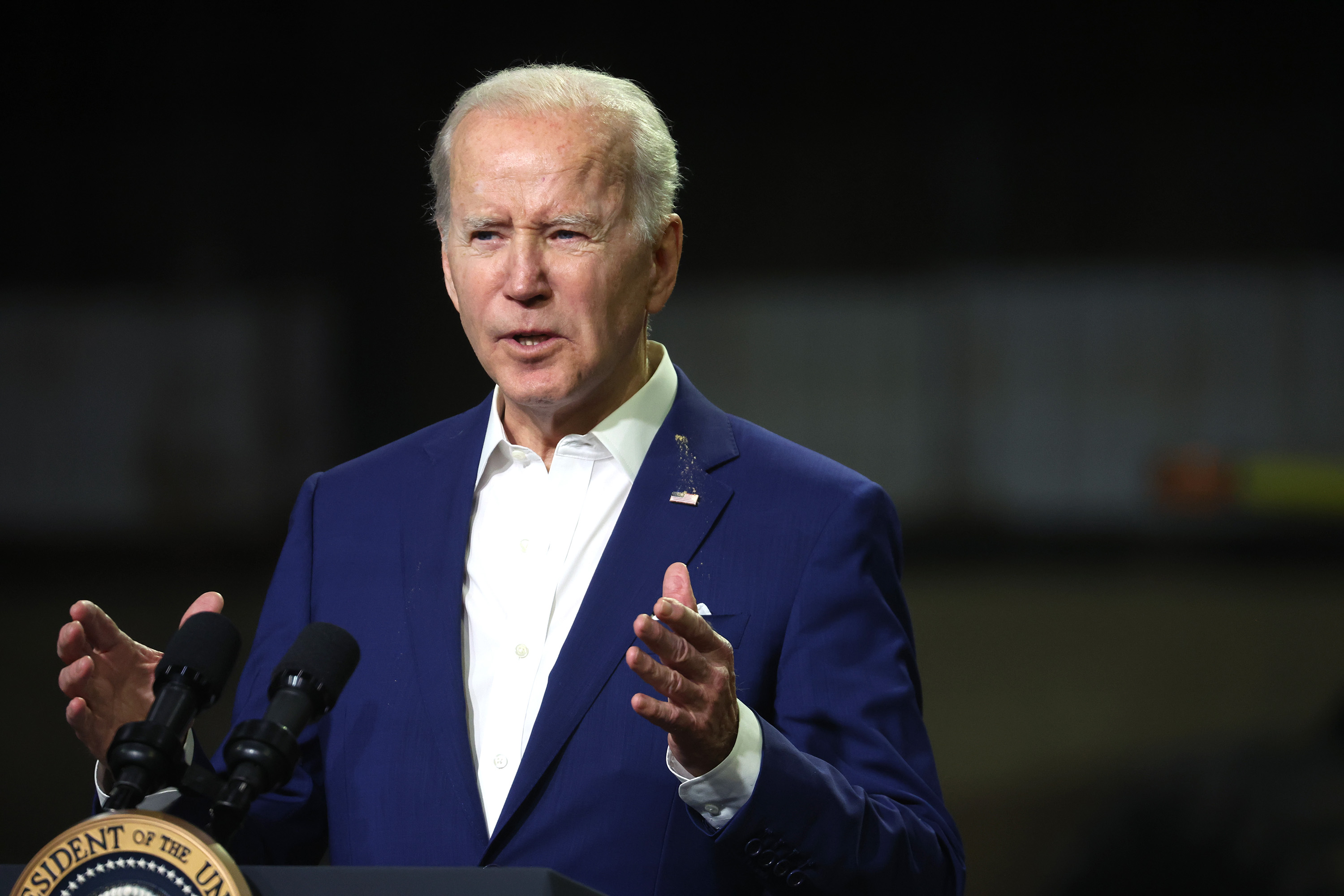 Biden to Send $800 Million More to Ukraine to Aid Against Russian ...