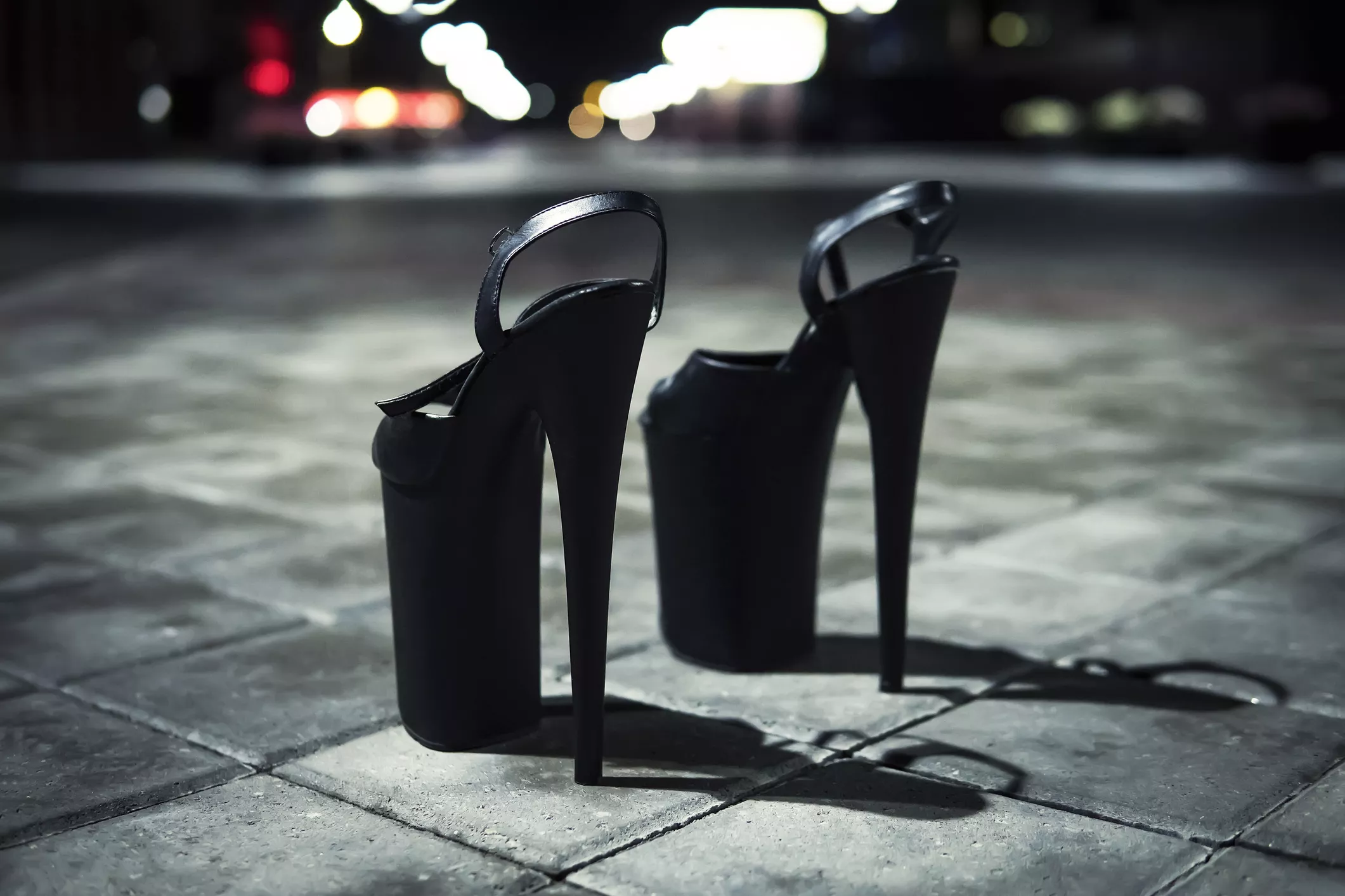 Stripper Backed for Not Helping 'Homeless' Parents Who Disowned Her - Vimarsana News