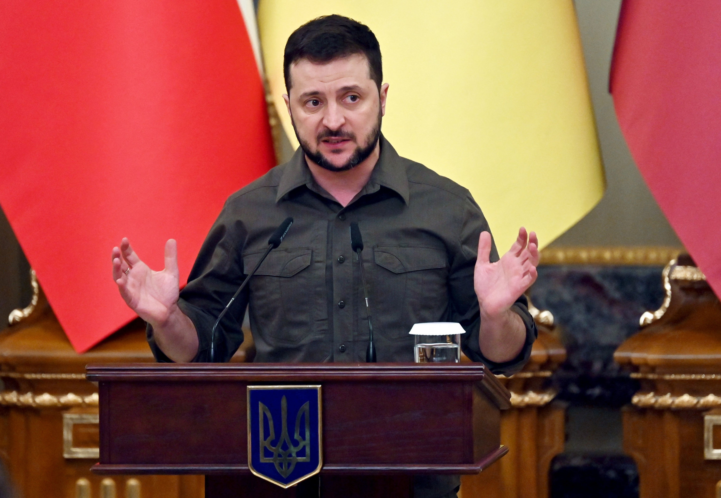 Zelensky Warns Russia May Use Nukes After CIA Says Putin Desperate to Win