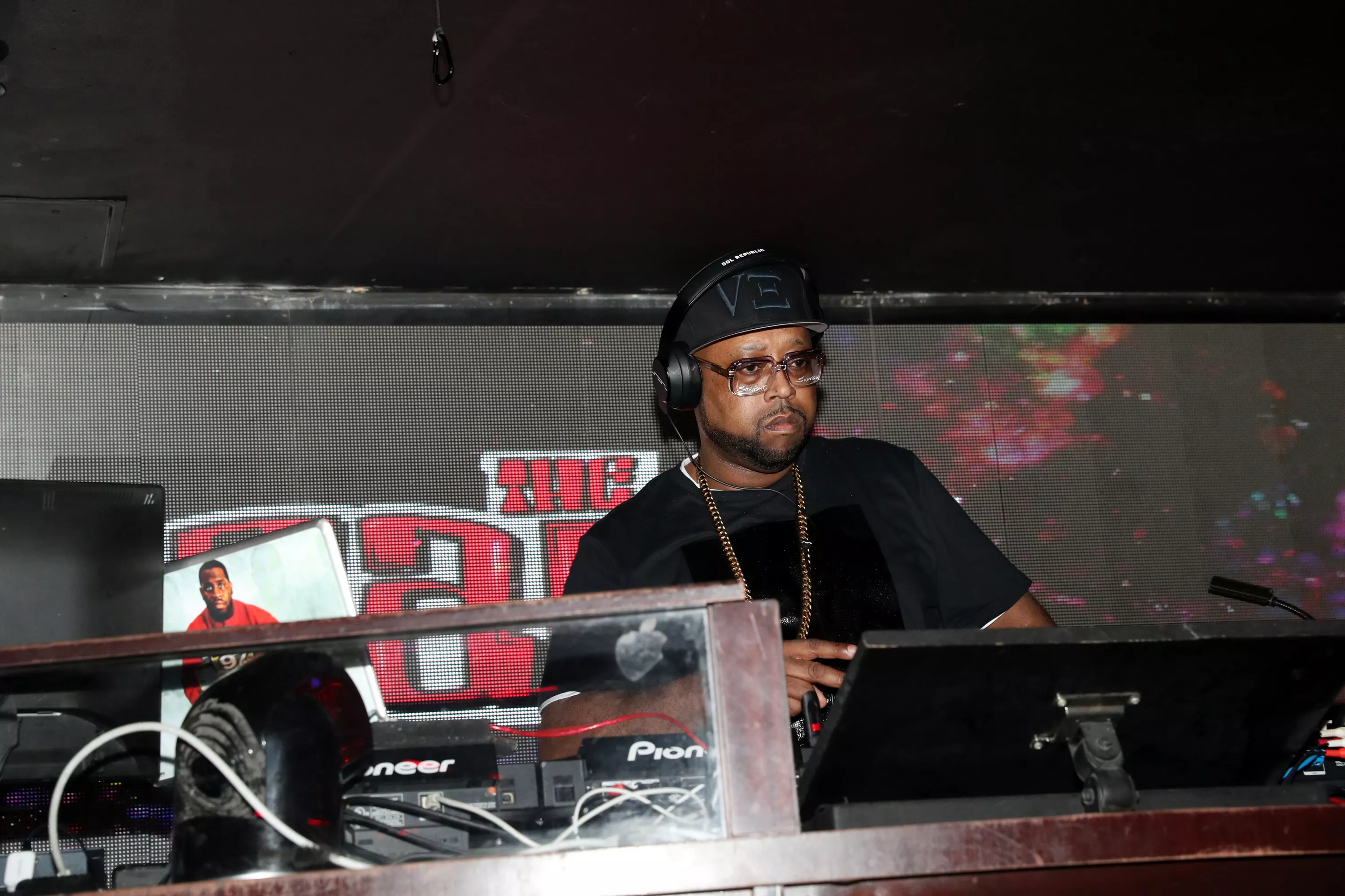 Hip Hop Icon DJ Kay Slay Dies After Months-Long COVID Battle - Vimarsana News