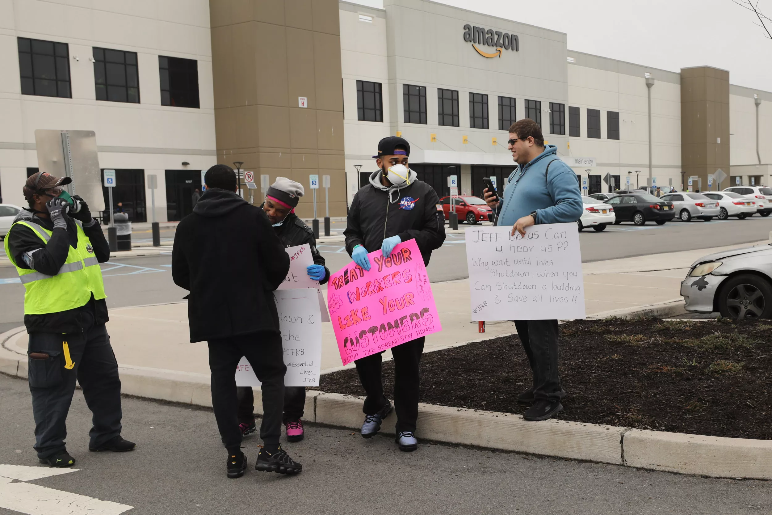 Amazon Claims Worker Was Fired for 'Bullying,' Not Protesting COVID Safety - Vimarsana News