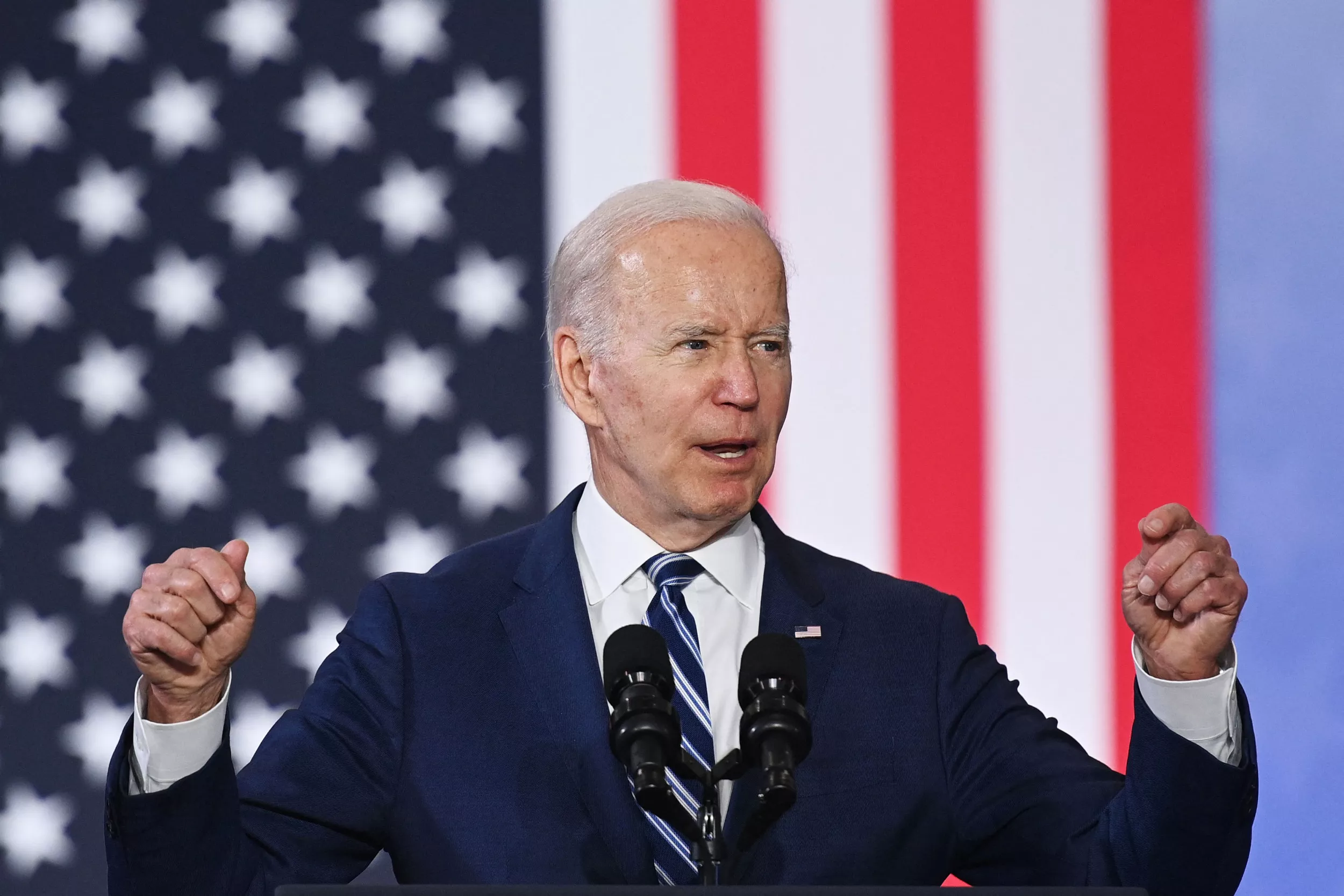 Biden Canceling Student Debt Could Help Party Avoid 'Disaster' Midterms - Vimarsana News