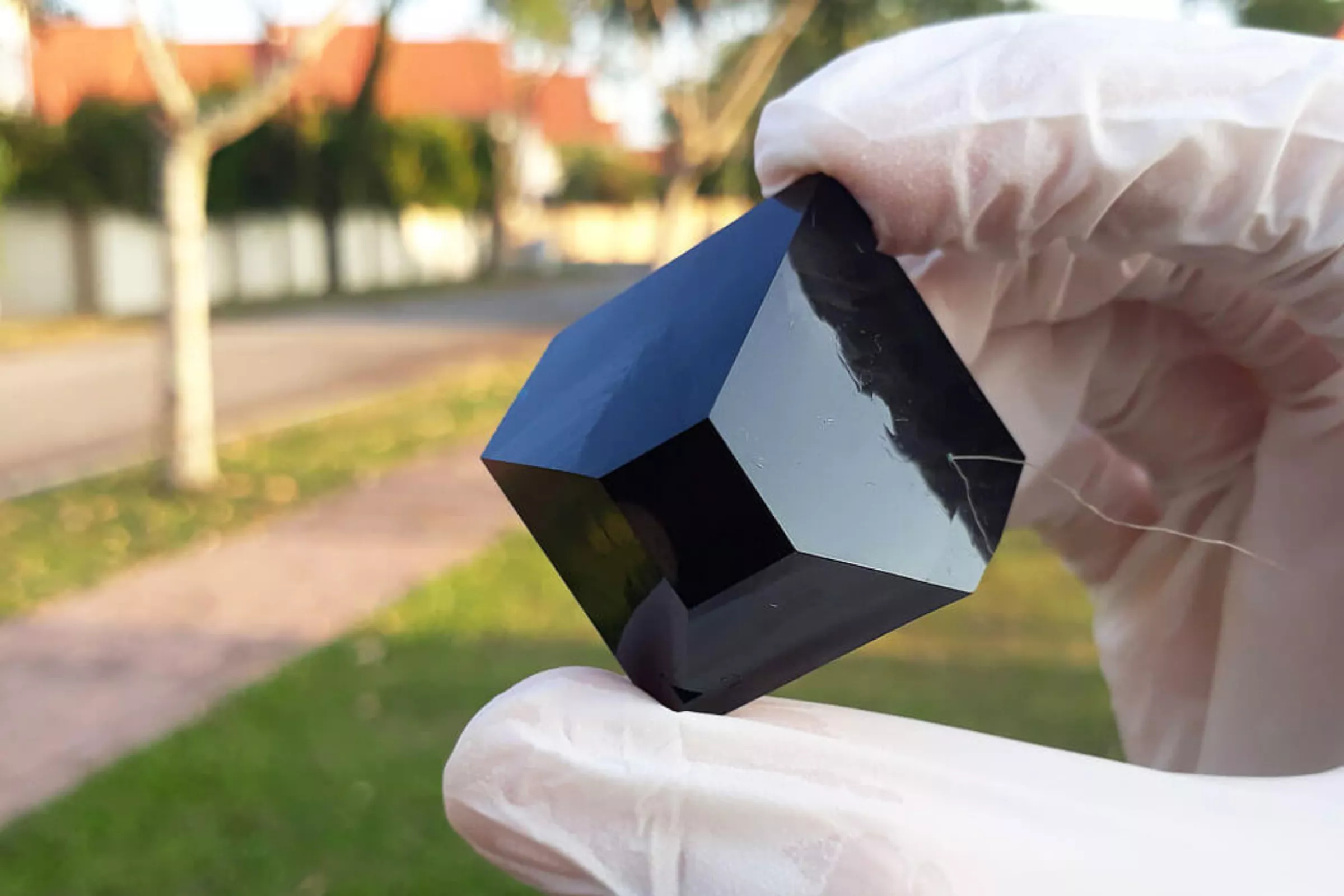 Student Grows Stunning Crystal Using Everyday Items Found at Home - Vimarsana News
