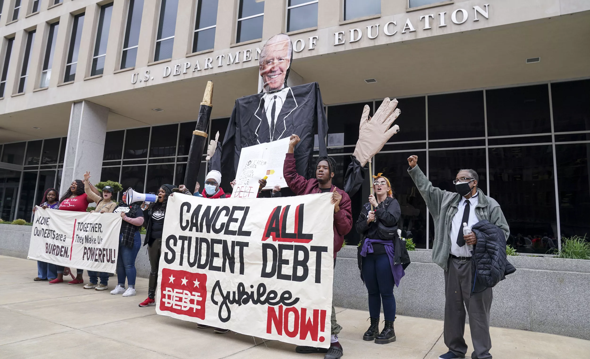 Fact Check: Is Congress Exempt From Paying Off Student Loans? - Vimarsana News