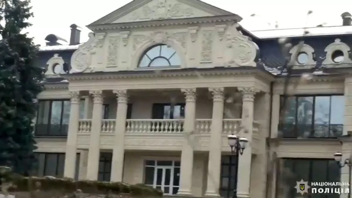 Kyiv-Versailles: Palace of Putin Ally Shows Life of Luxury He Led Before Arrest - Vimarsana News