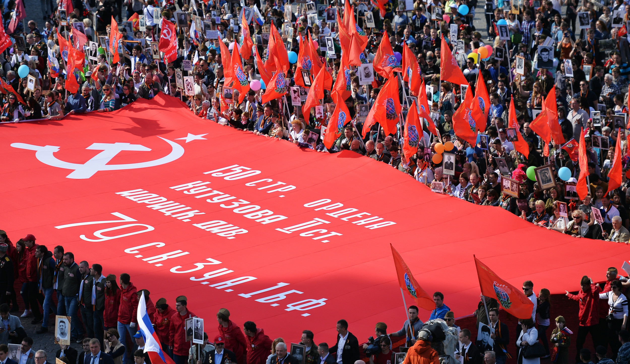 Russian Soldiers Raising Soviet Flag Over Occupied Ukraine Cities