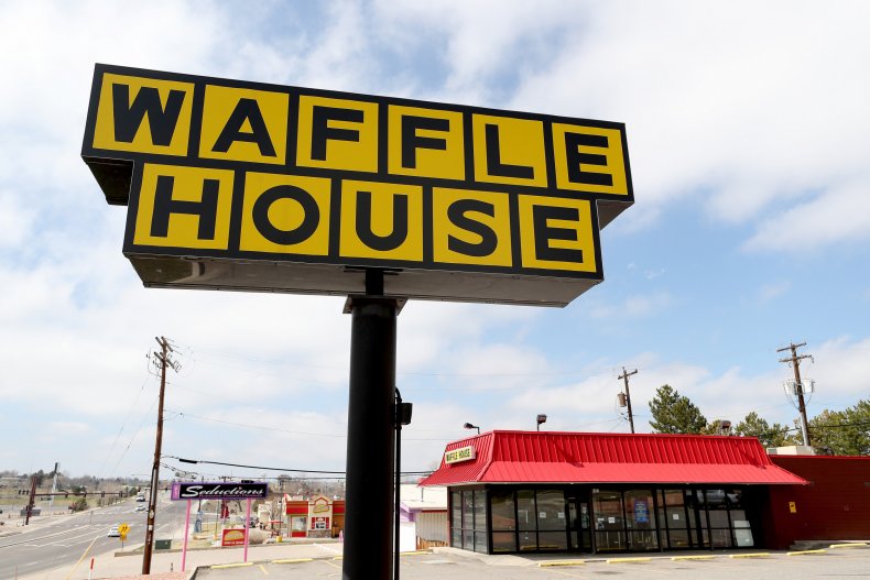 Waffle House shooting leaves five teenagers injured