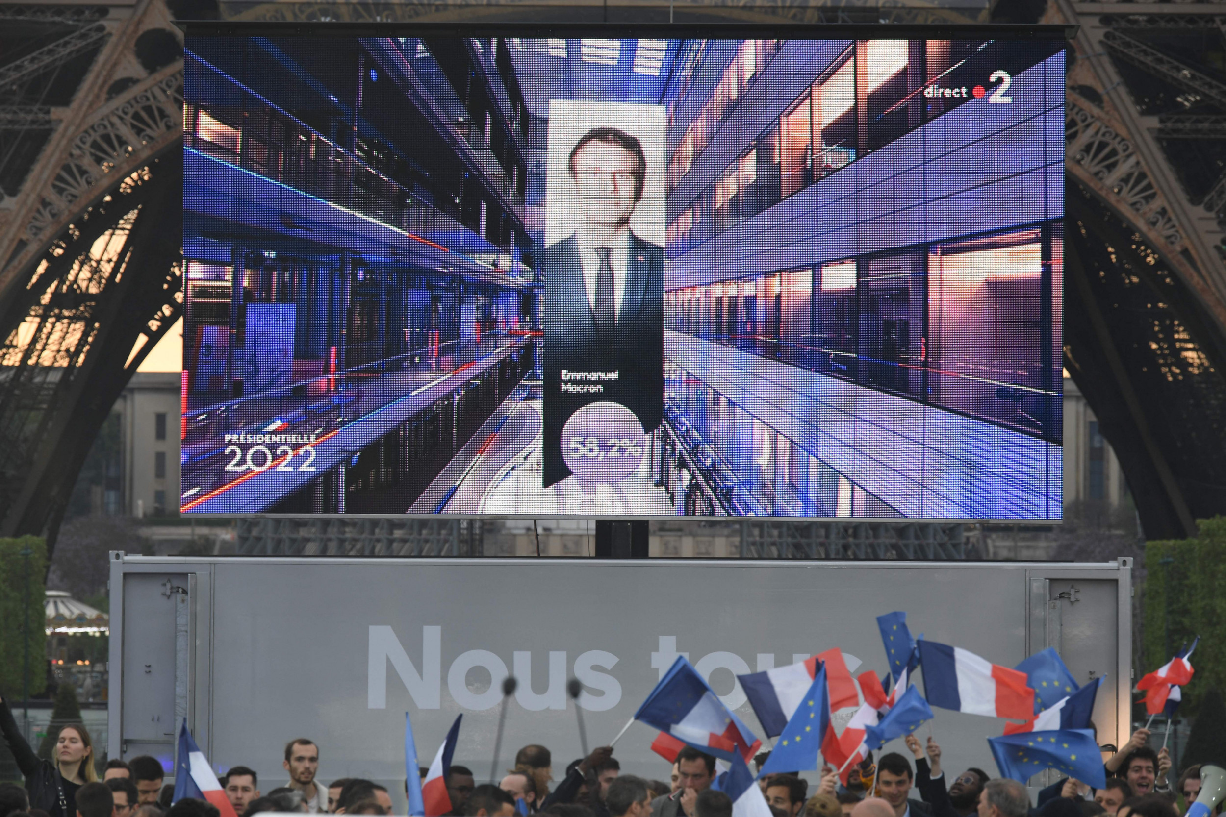 Macron Wins Reelection In France Defeats Far Right Le Pen
