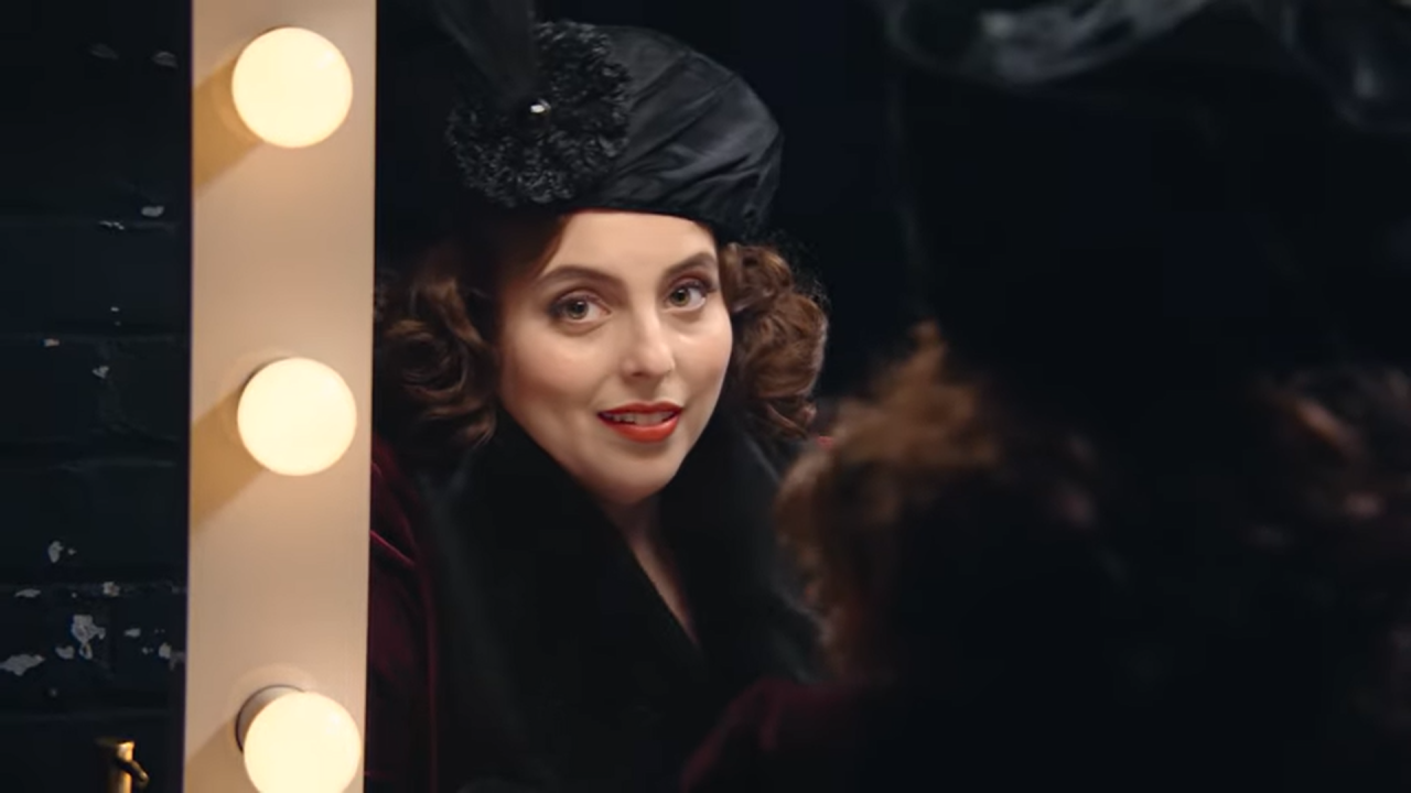 Beanie Feldstein Funny Girl Reviews Spawn Wave Of Lea Michele Memes Beanie Feldstein Funny Girl Reviews Spawn Wave Of Lea Michele Memes