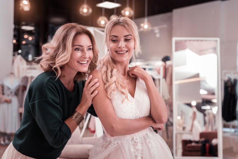  Mother And Daughter Clothes Shopping 