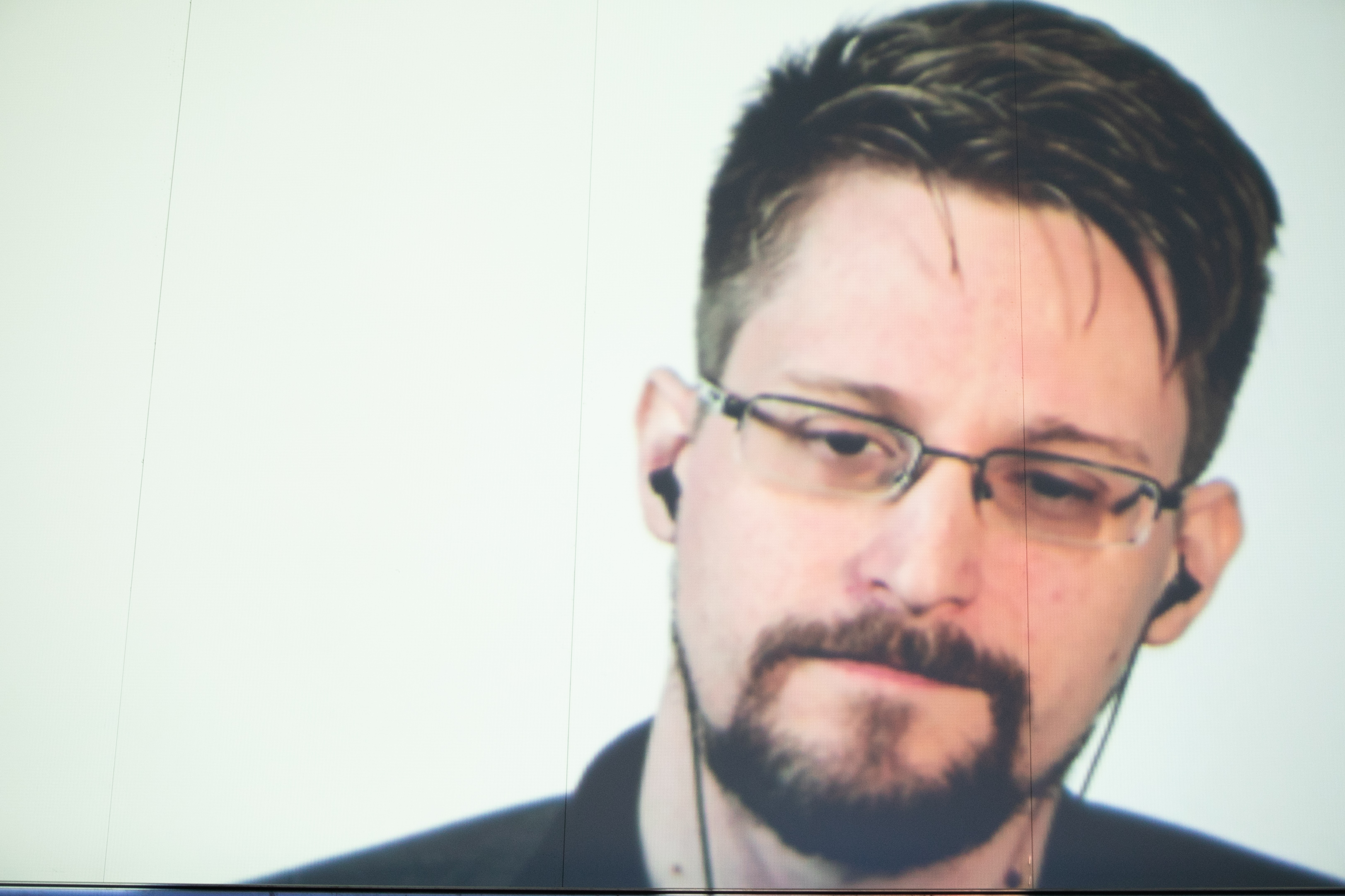 Where Is Edward Snowden Whistleblower Silent Since Russia Invaded Ukraine Newsweek 