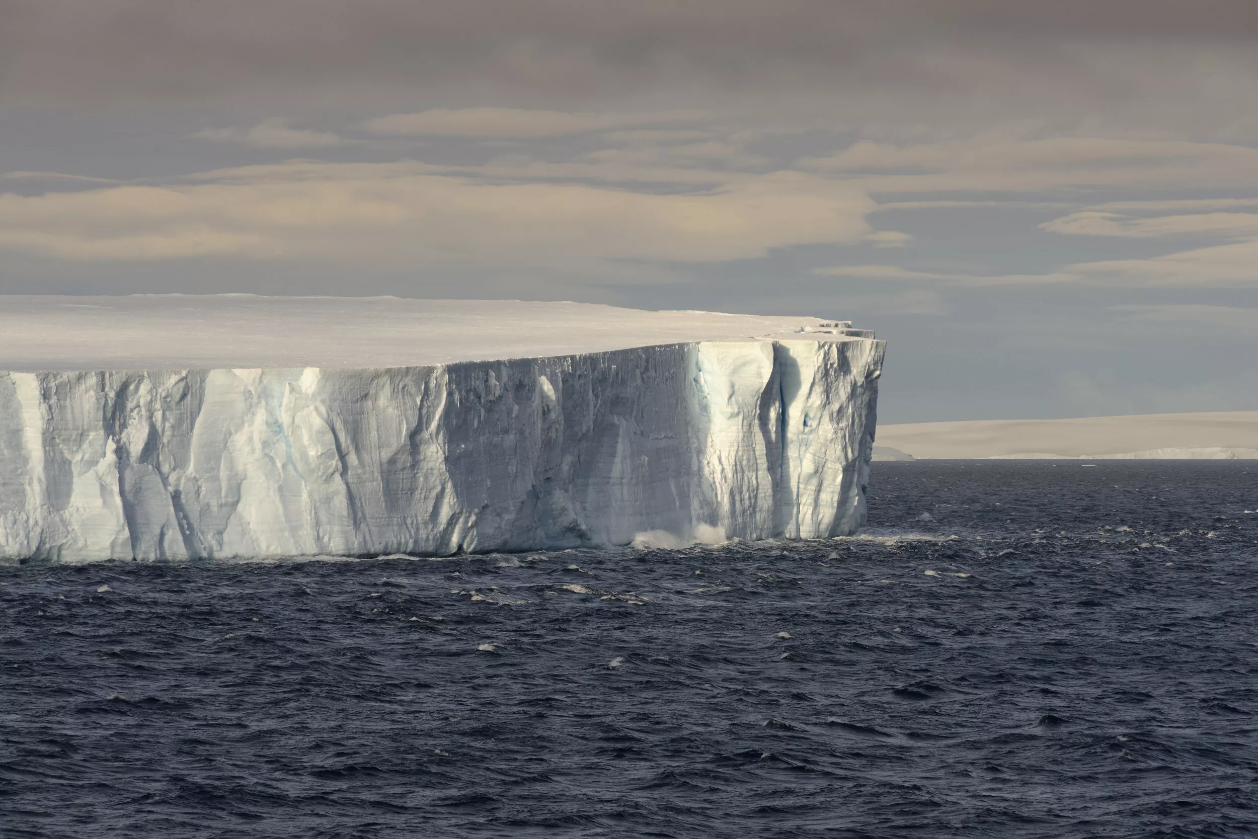 Huge Earthquake Swarm Detected in Antarctica as Inactive Volcano Awakens - Vimarsana News