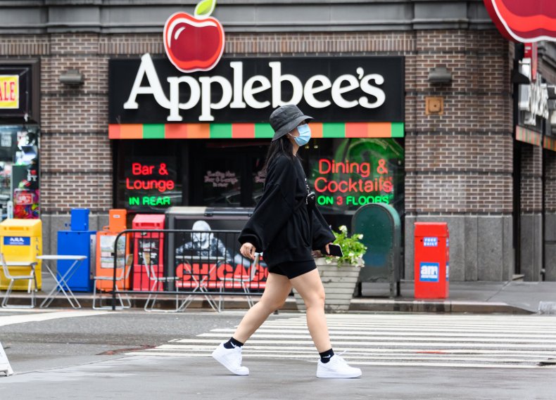 Applebee’s Attack Sees Worker Hit by Gunman 