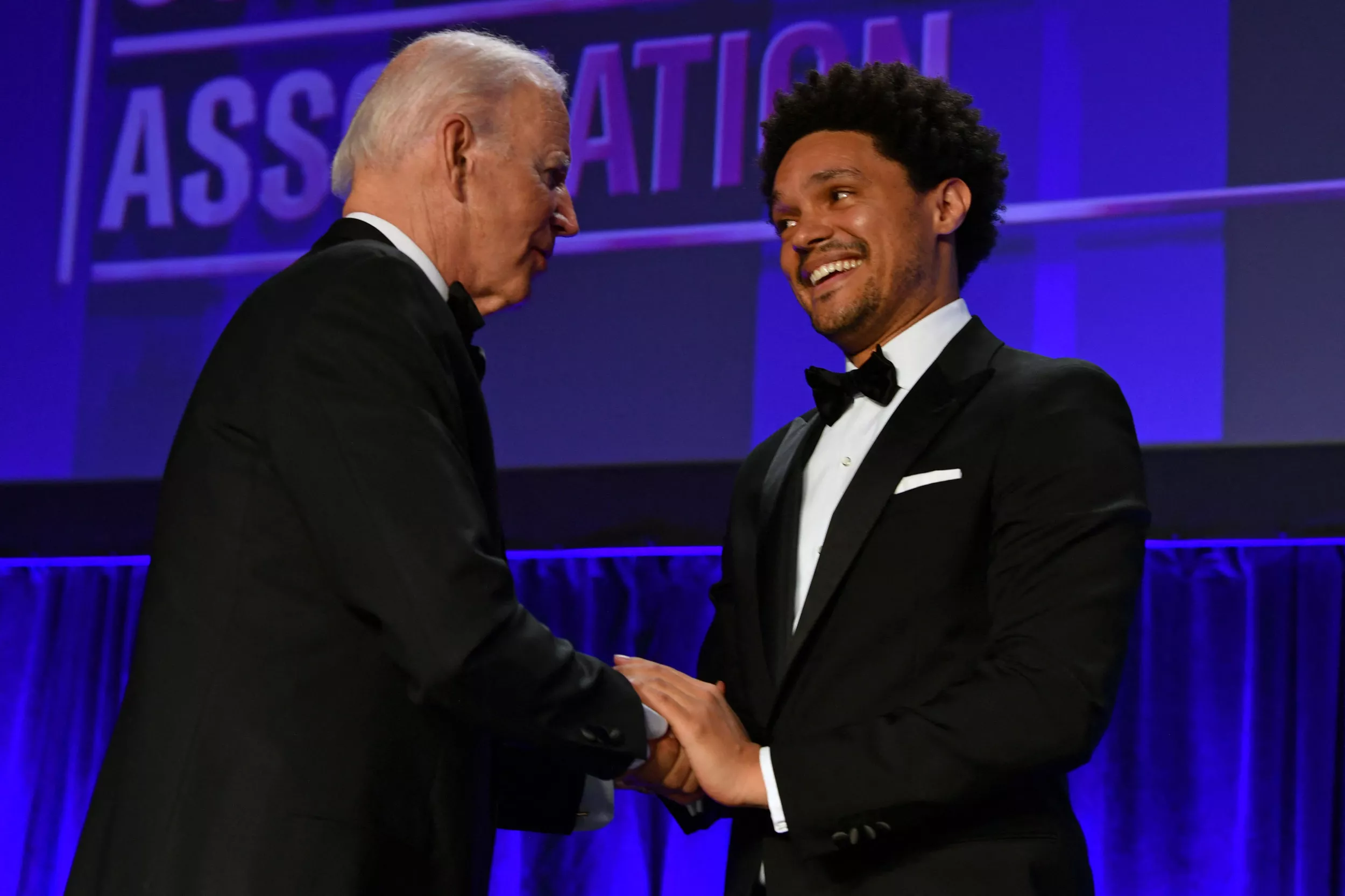 Trevor Noah Bashes Biden, Dems, Media and GOP: Here's Everything He Said - Vimarsana News