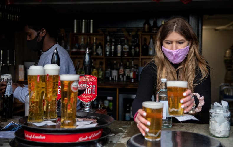 Bar Shows Technique to Block Drink Spiking