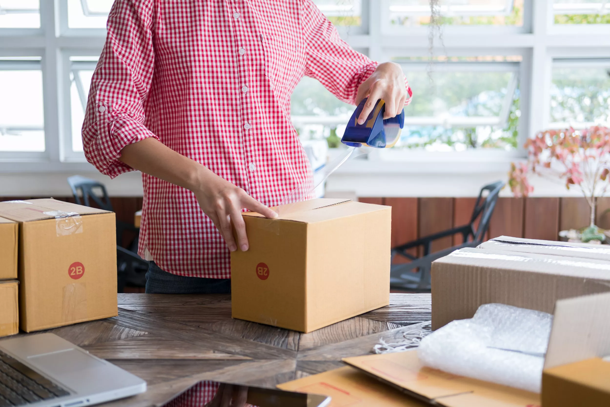 The Executive Dilemma: How Consumer Brands Can Approach the Challenges of E-Commerce - Vimarsana News