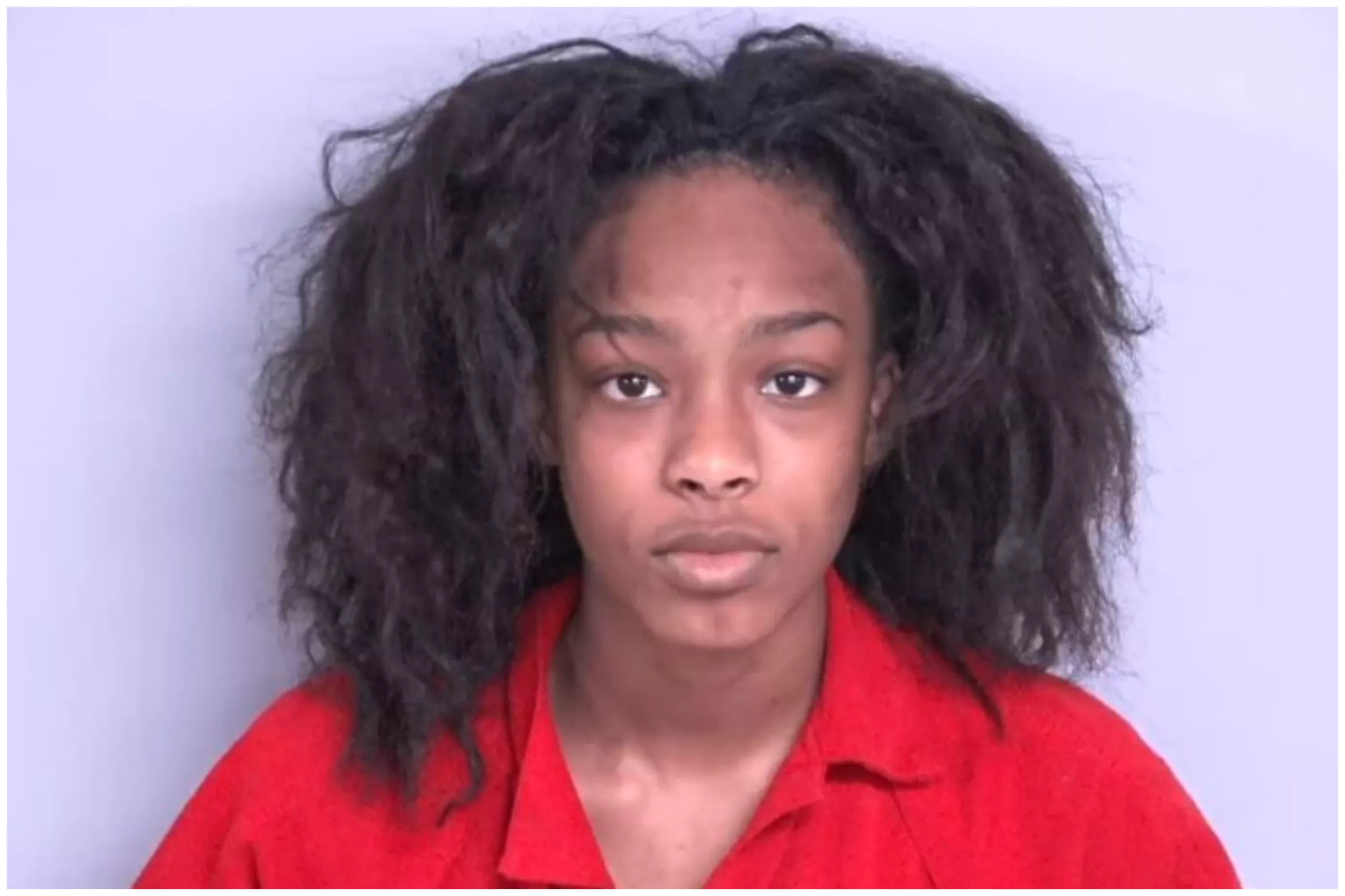 KFC Worker Takes Pics of Customers' Cards, Goes on Shopping Spree: Cops - Vimarsana News