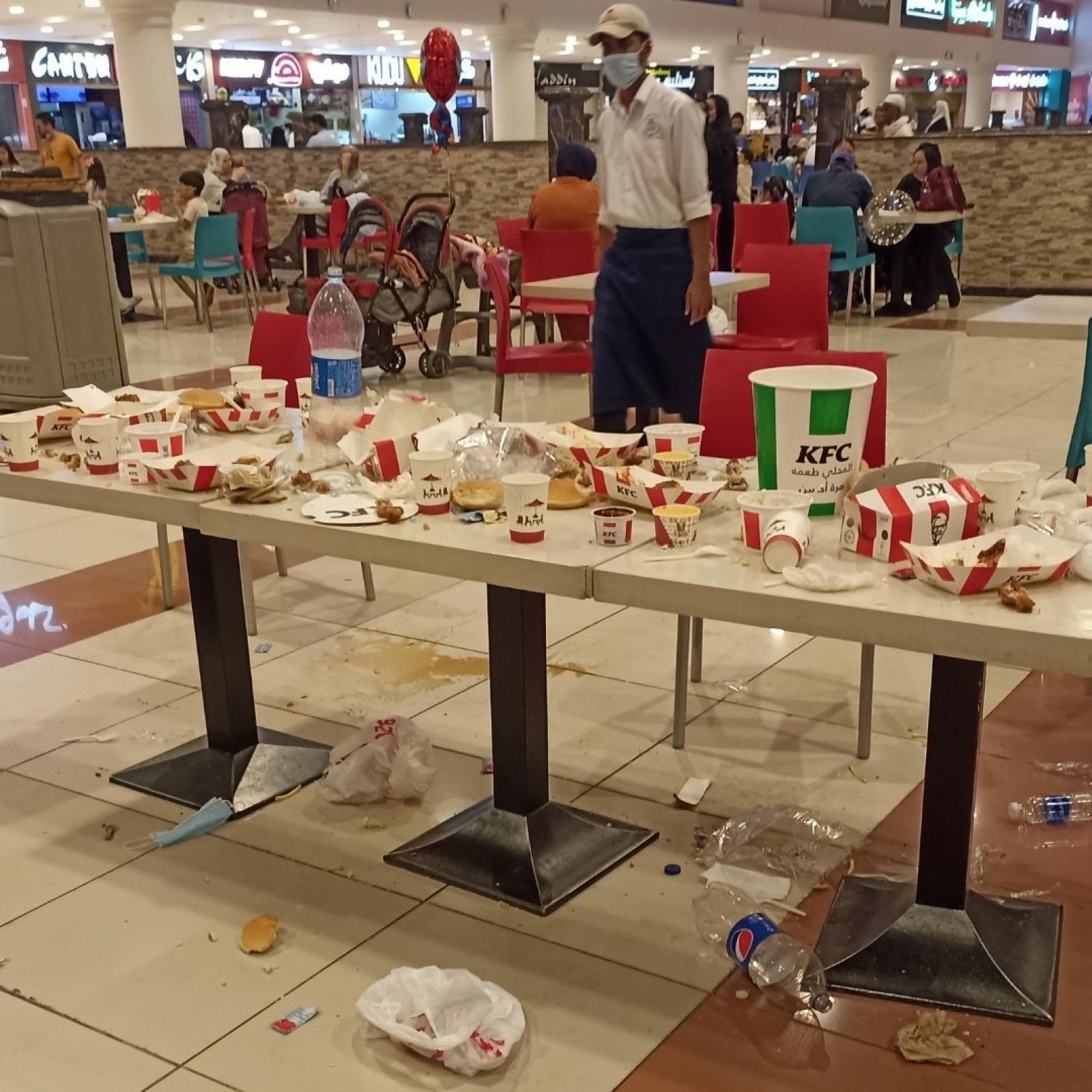 Internet Enraged By Mess Literally Trashy Family Left At Food Court Table Internet Enraged By Mess Literally Trashy Family Left At Food Court Table