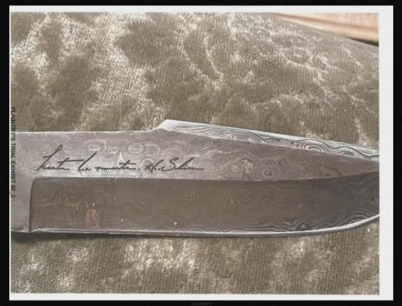 Heard gifts knife to Depp