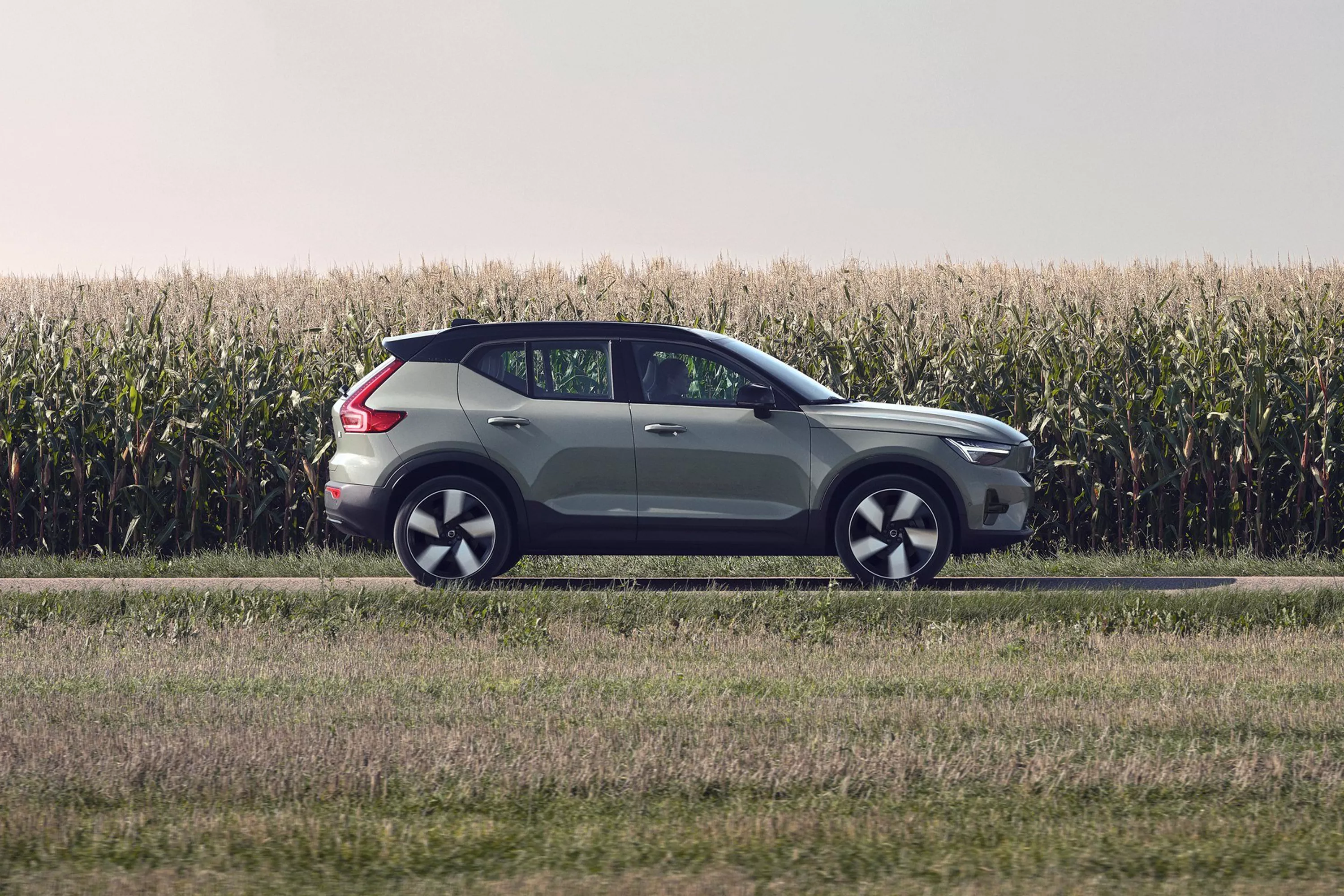2022 Volvo XC40 Recharge Review: Electron-Powered, Lightning Fast - Vimarsana News