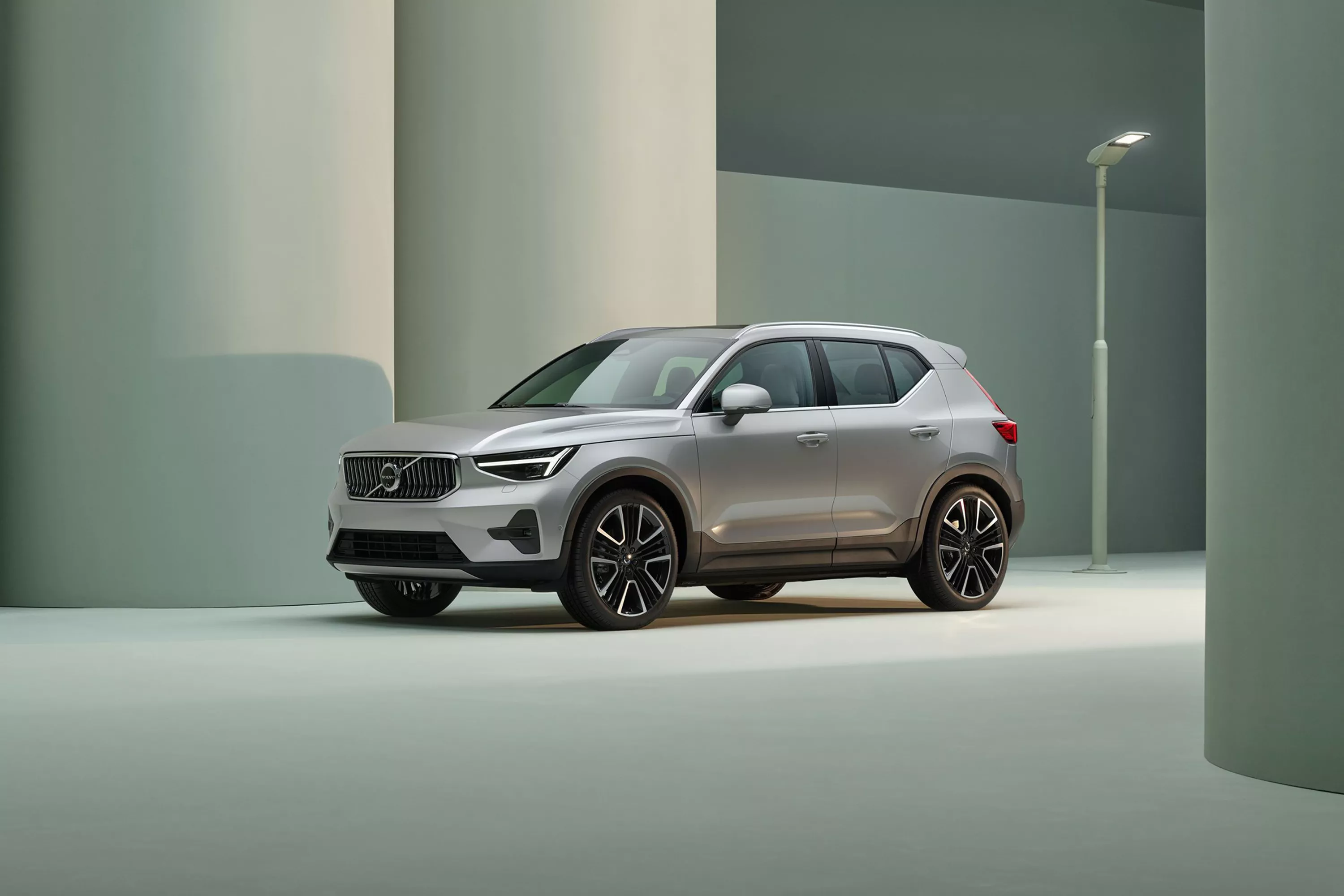 Volvo Will Be the First Legacy Automaker to Electrify Its Entire Lineup - Vimarsana News
