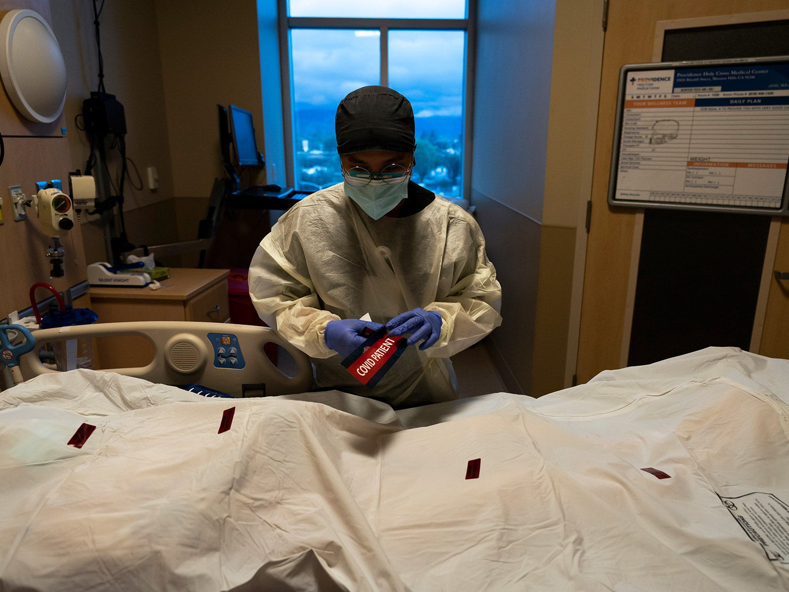 U.S. Close to Surpassing 1M COVID Deaths Since Pandemic Began