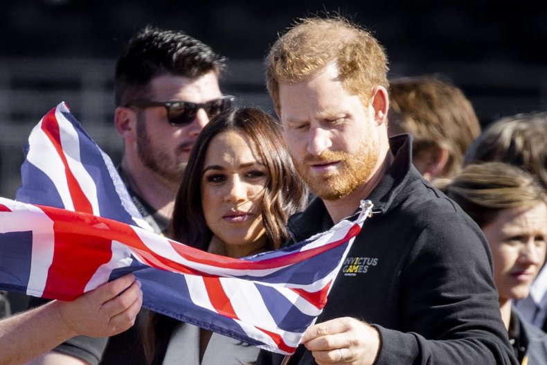 Harry und Meghan mit UK-Flagge