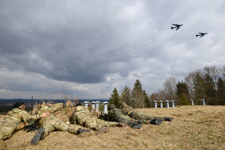 US, German, troops, train, with, B-52, bombers