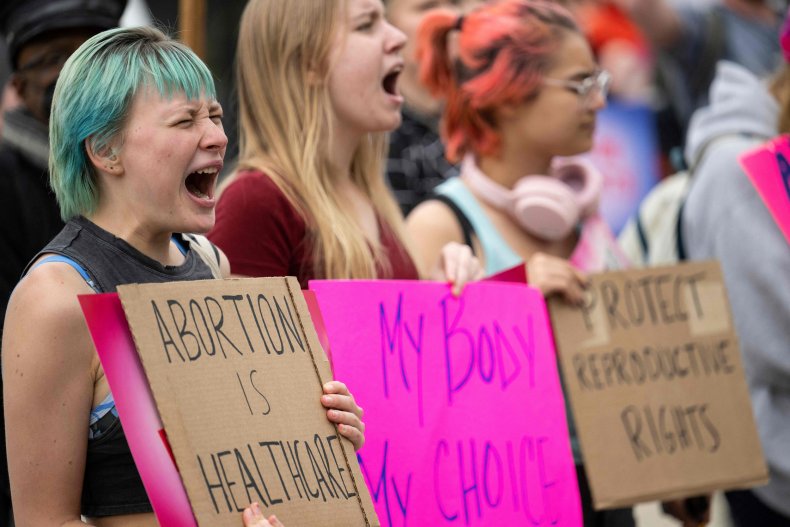 Abortion-rights activists protest Louisiana Roe