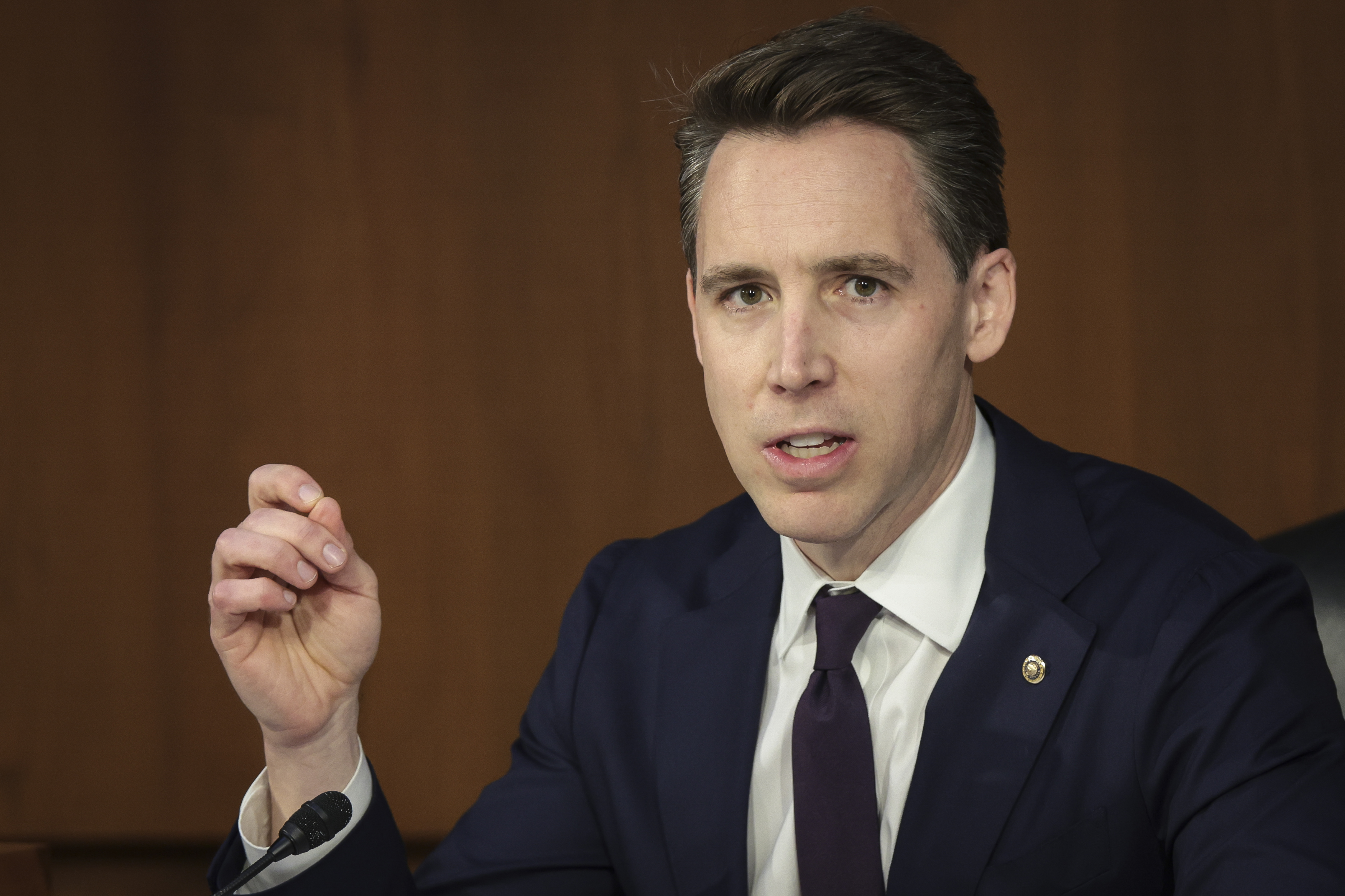 Josh Hawley Clarifies Position on Federal Abortion Ban – Newsweek