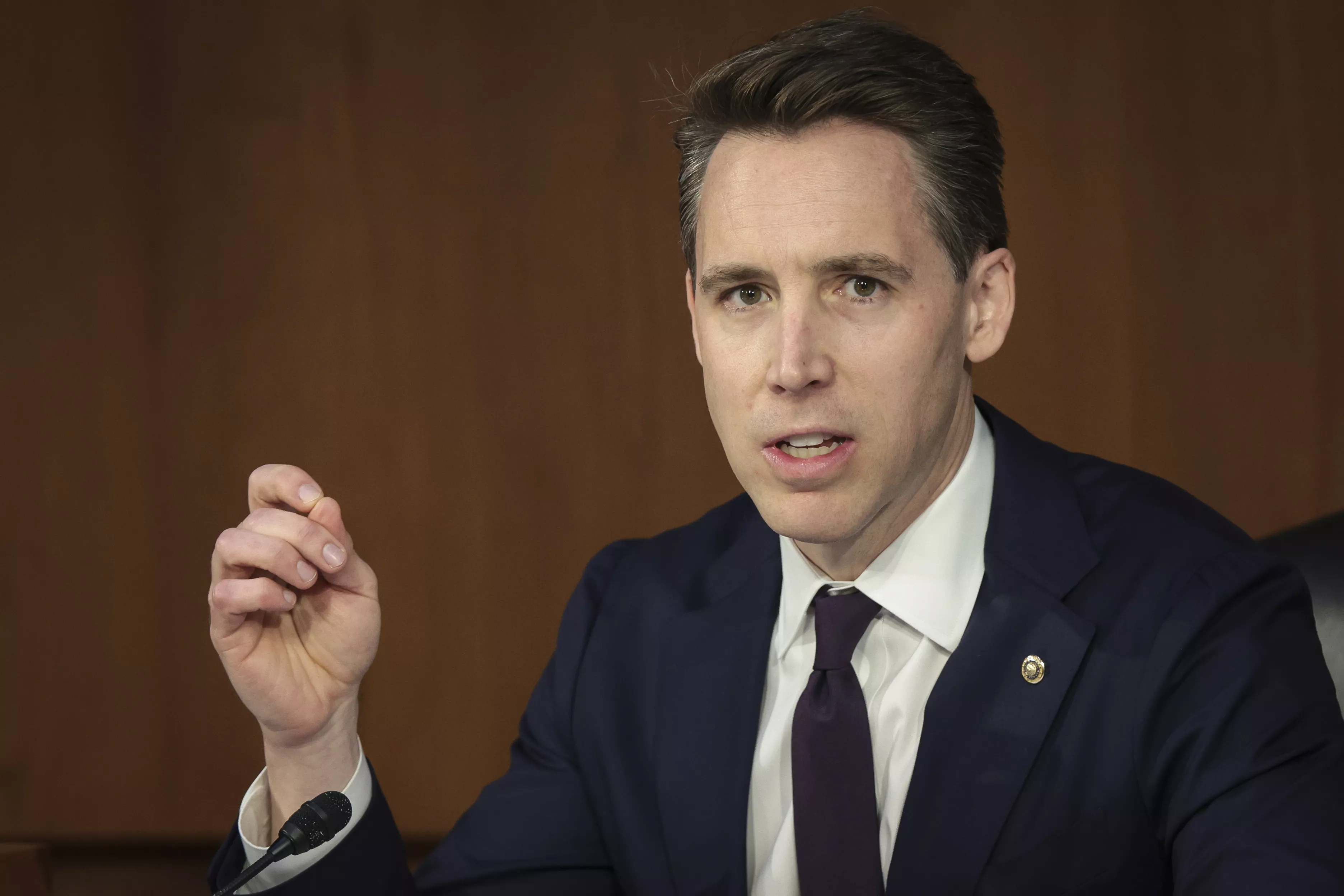 Josh Hawley Clarifies Position on Federal Abortion Ban - Vimarsana News